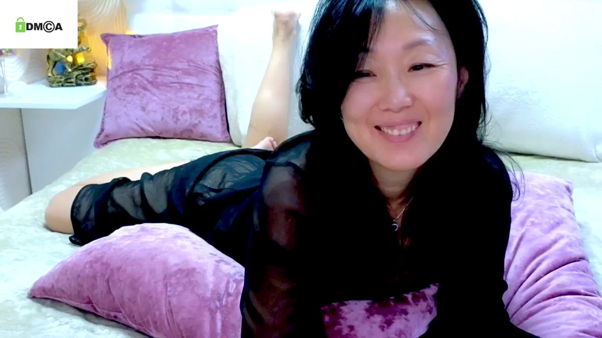 Gallery image thumbnail from SandraMia's myfreecams stream on, 04/21/2024, 15:38 image 14 of 20