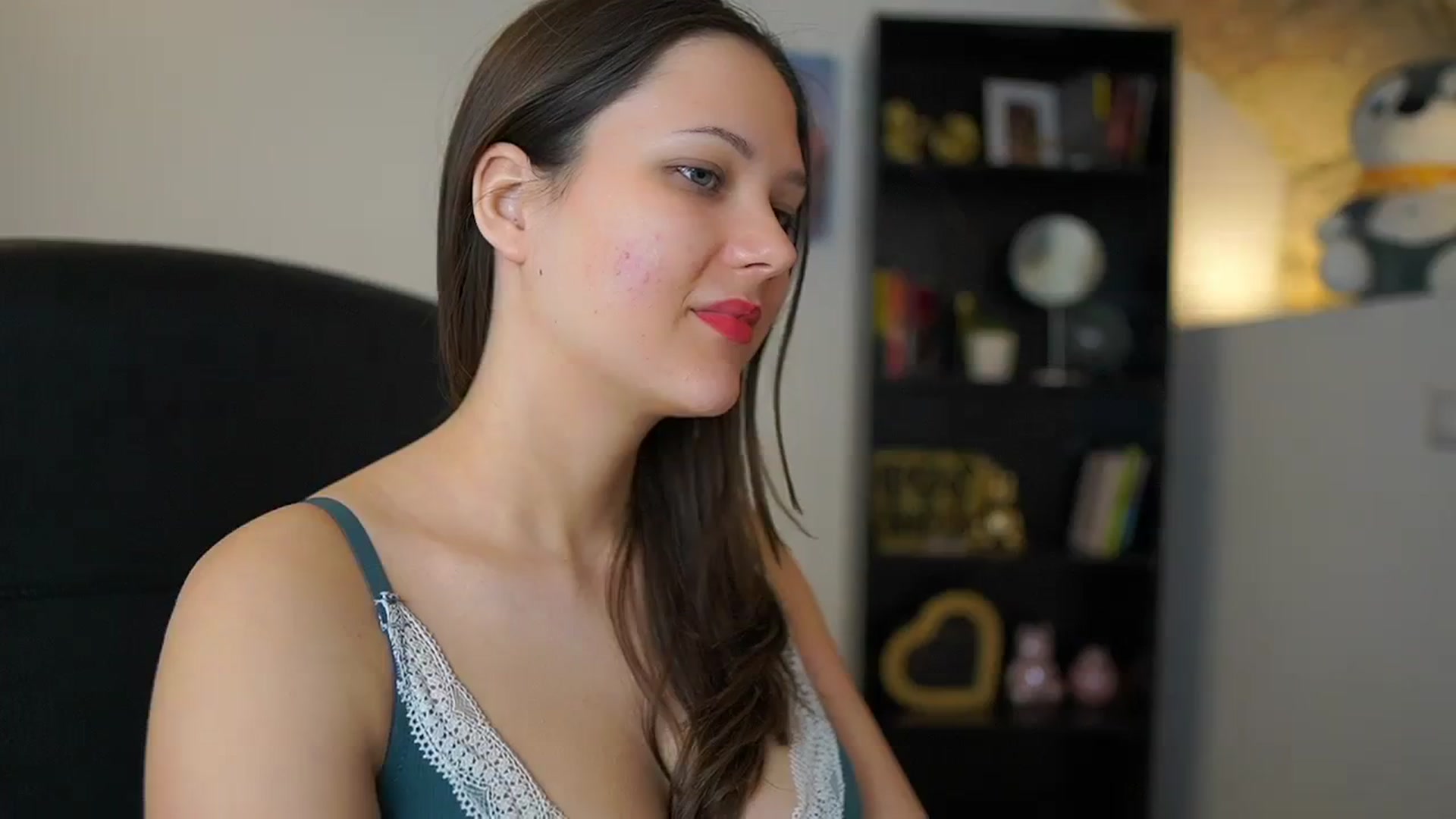 Gallery image thumbnail from SandraRomain's myfreecams stream on, 12/18/2023, 11:46 image 16 of 20