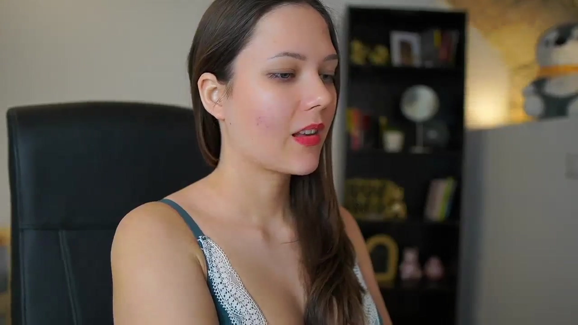Gallery image thumbnail from SandraRomain's myfreecams stream on, 12/18/2023, 13:00 image 9 of 20