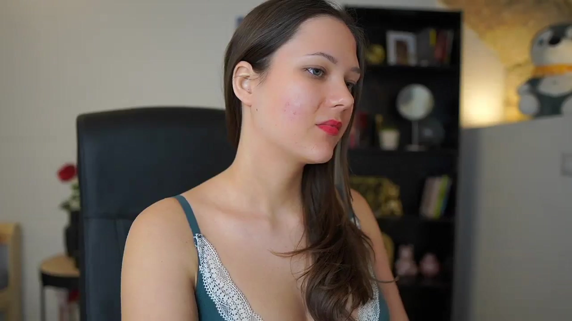 Gallery image thumbnail from SandraRomain's myfreecams stream on, 12/18/2023, 13:00 image 8 of 20