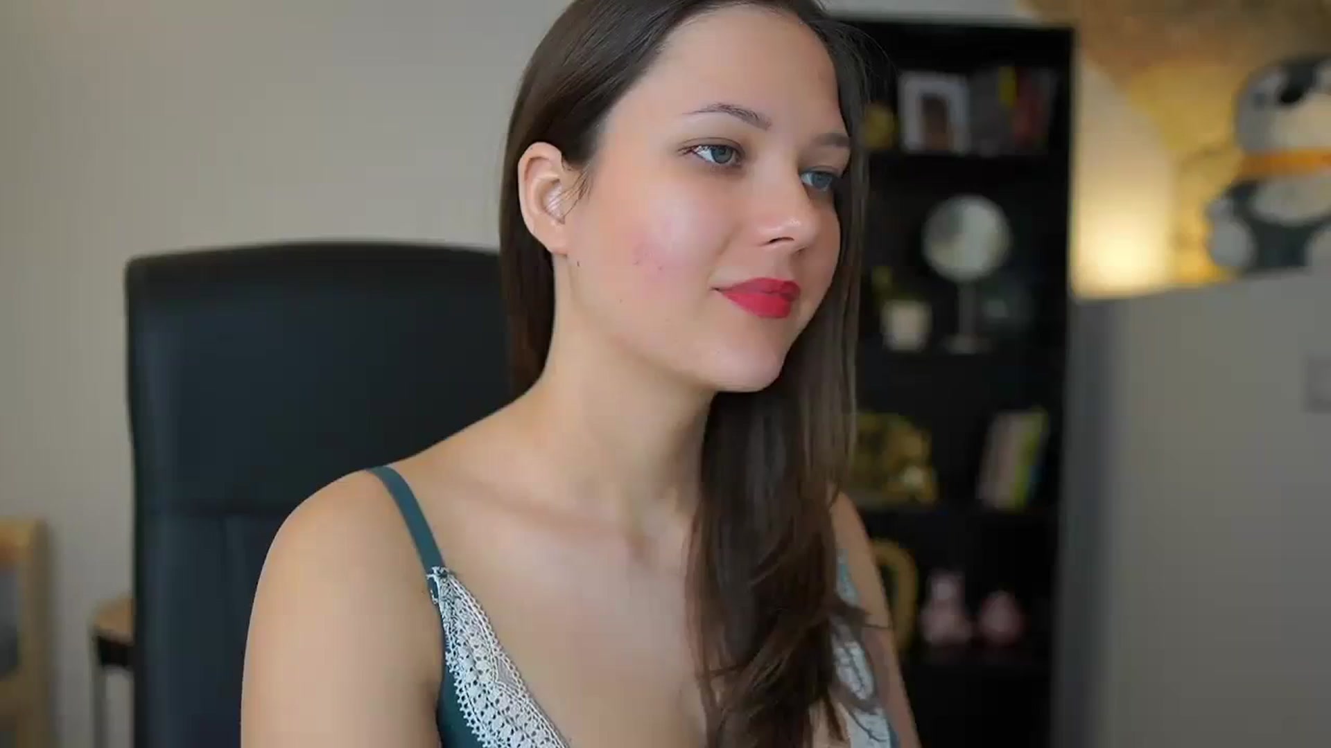 Gallery image thumbnail from SandraRomain's myfreecams stream on, 12/18/2023, 13:00 image 4 of 20