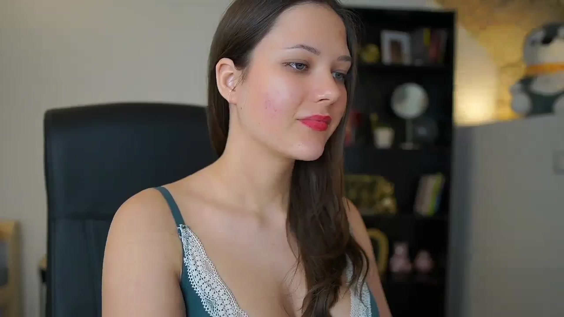 Gallery image thumbnail from SandraRomain's myfreecams stream on, 12/18/2023, 13:00 image 14 of 20