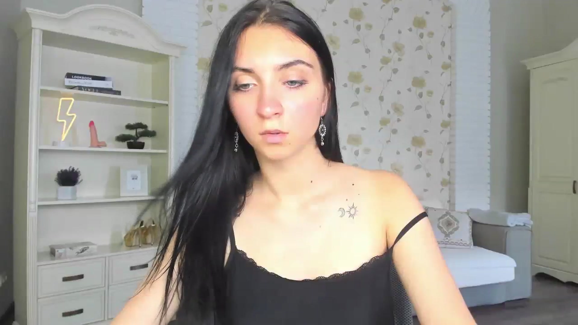 Gallery image thumbnail from SandraStounn's myfreecams stream on, 08/20/2023, 11:24 image 4 of 20
