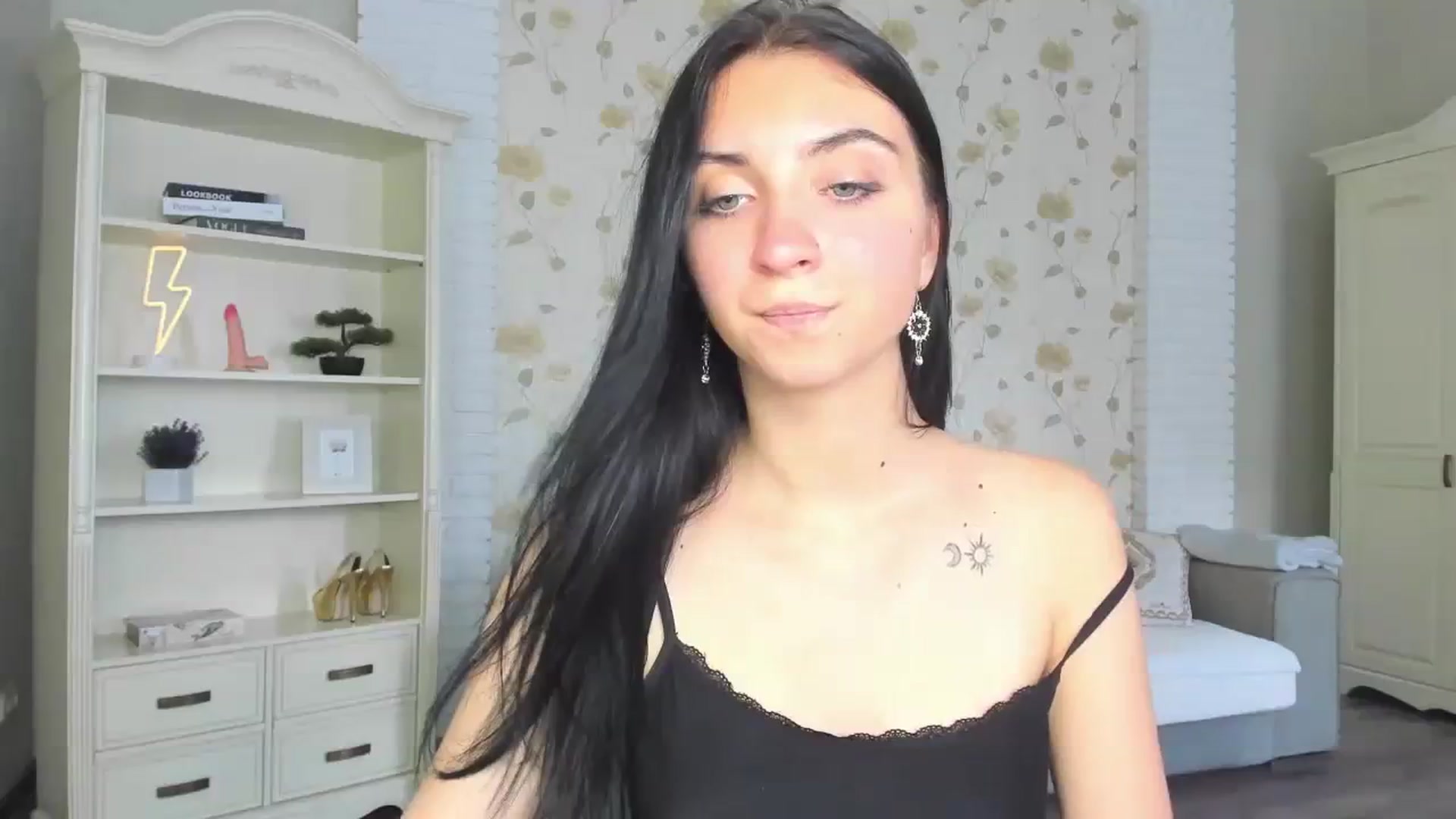 Gallery image thumbnail from SandraStounn's myfreecams stream on, 08/20/2023, 11:24 image 1 of 20