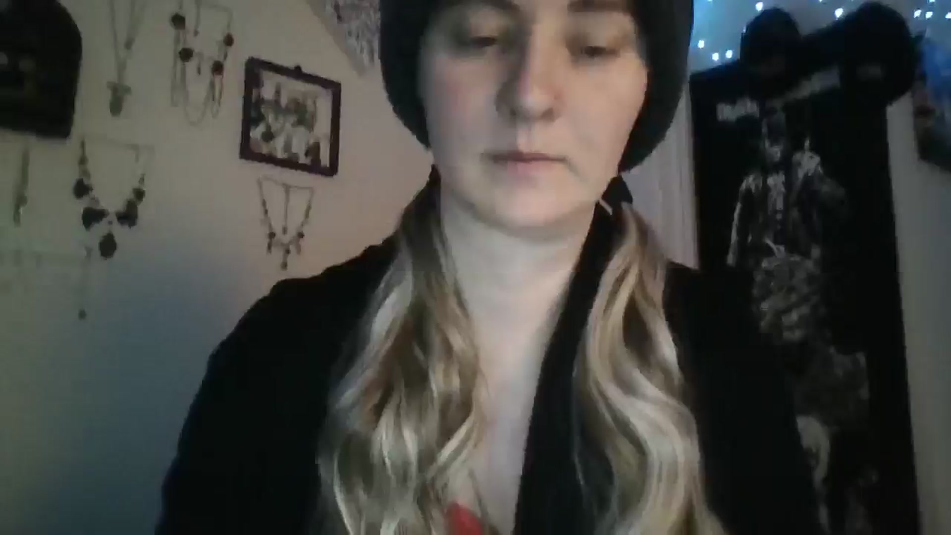 Gallery image thumbnail from Sandra_Fae's myfreecams stream on, 12/03/2025, 13:38 image 7 of 20