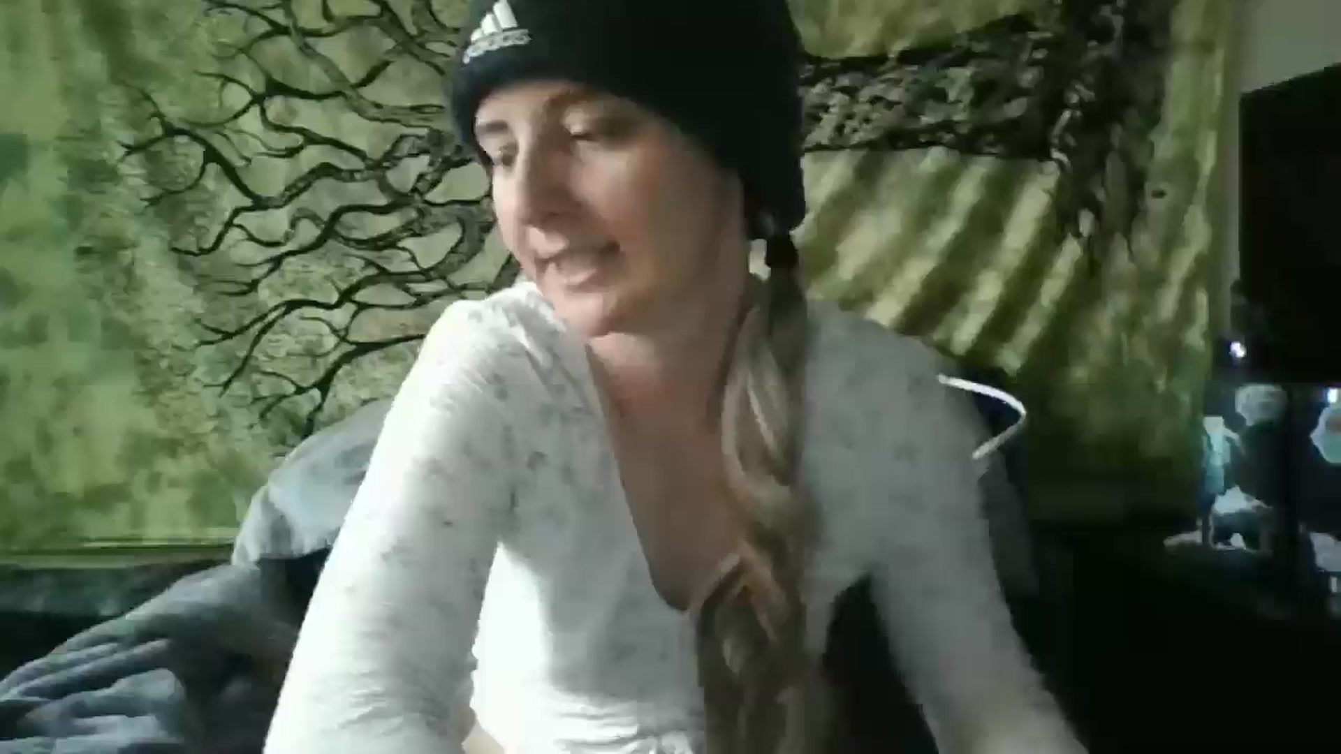 Gallery image thumbnail from Sandra_Fae's myfreecams stream on, 12/03/2025, 15:51 image 15 of 20