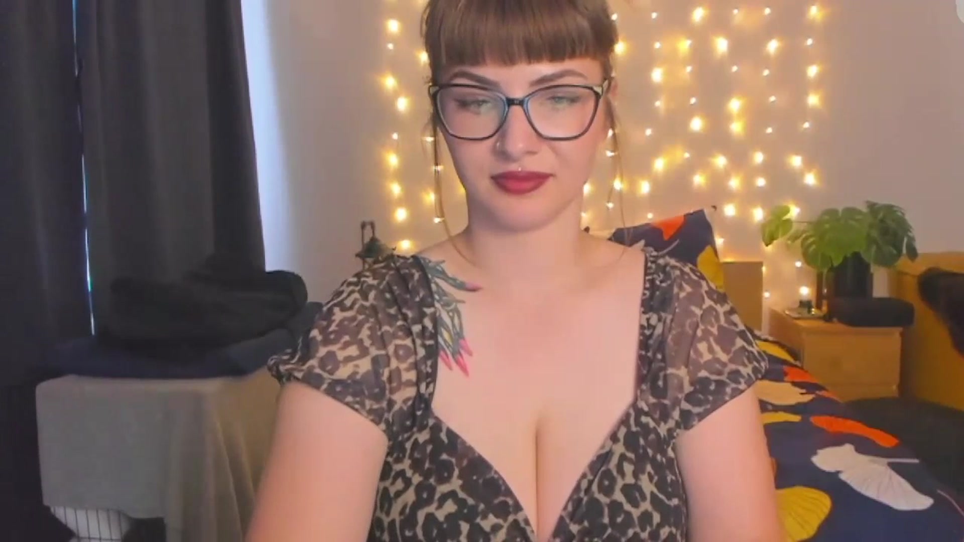 Gallery image thumbnail from SandyShow1's myfreecams stream on, 07/19/2023, 14:46 image 8 of 20