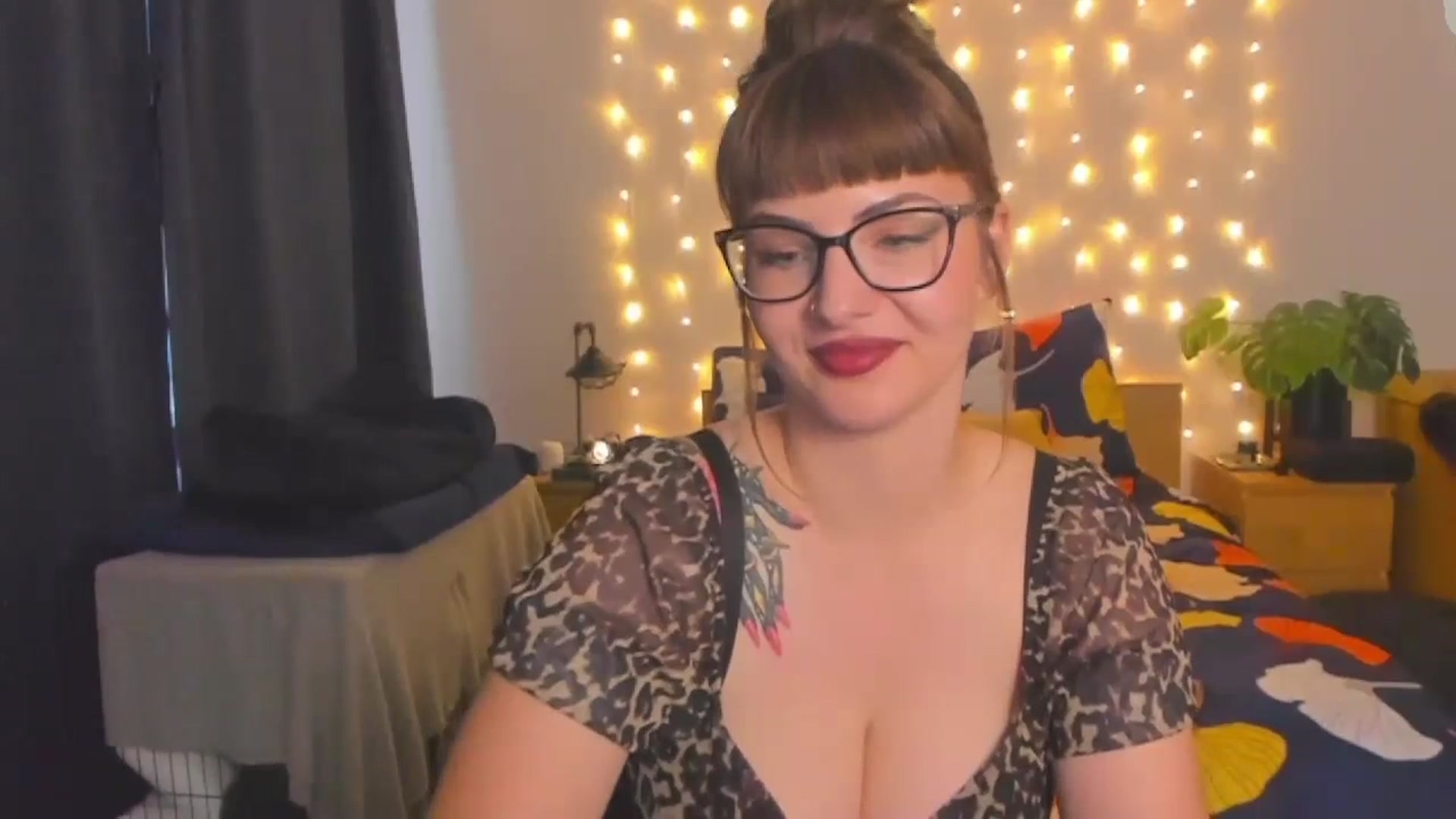 Gallery image thumbnail from SandyShow1's myfreecams stream on, 07/19/2023, 15:56 image 2 of 20