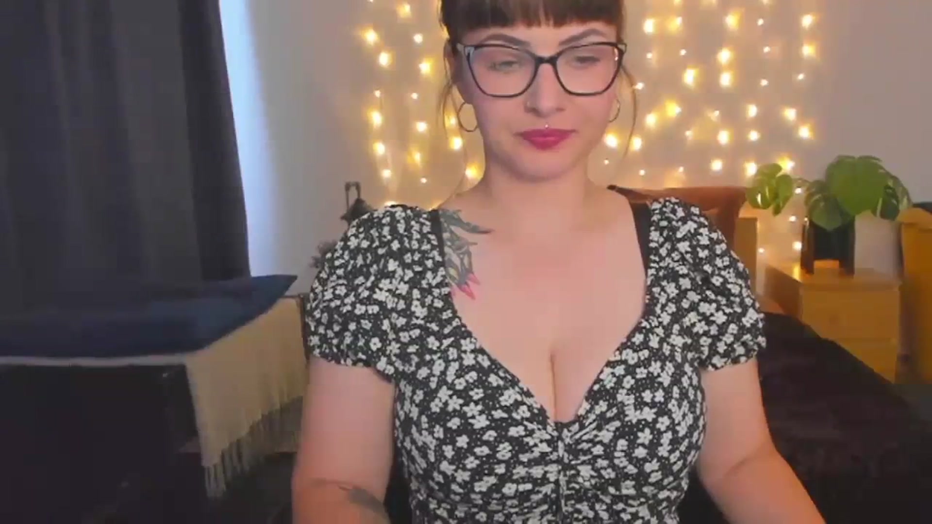Gallery image thumbnail from SandyShow1's myfreecams stream on, 07/24/2023, 14:31 image 16 of 20