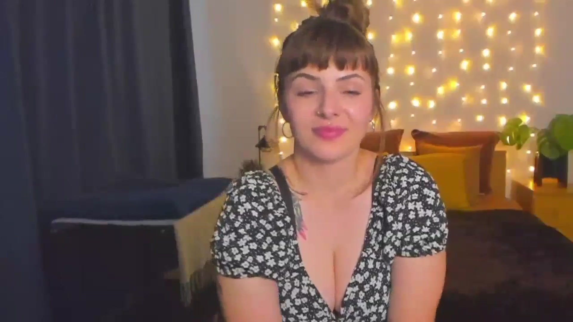 Gallery image thumbnail from SandyShow1's myfreecams stream on, 07/24/2023, 19:03 image 8 of 20