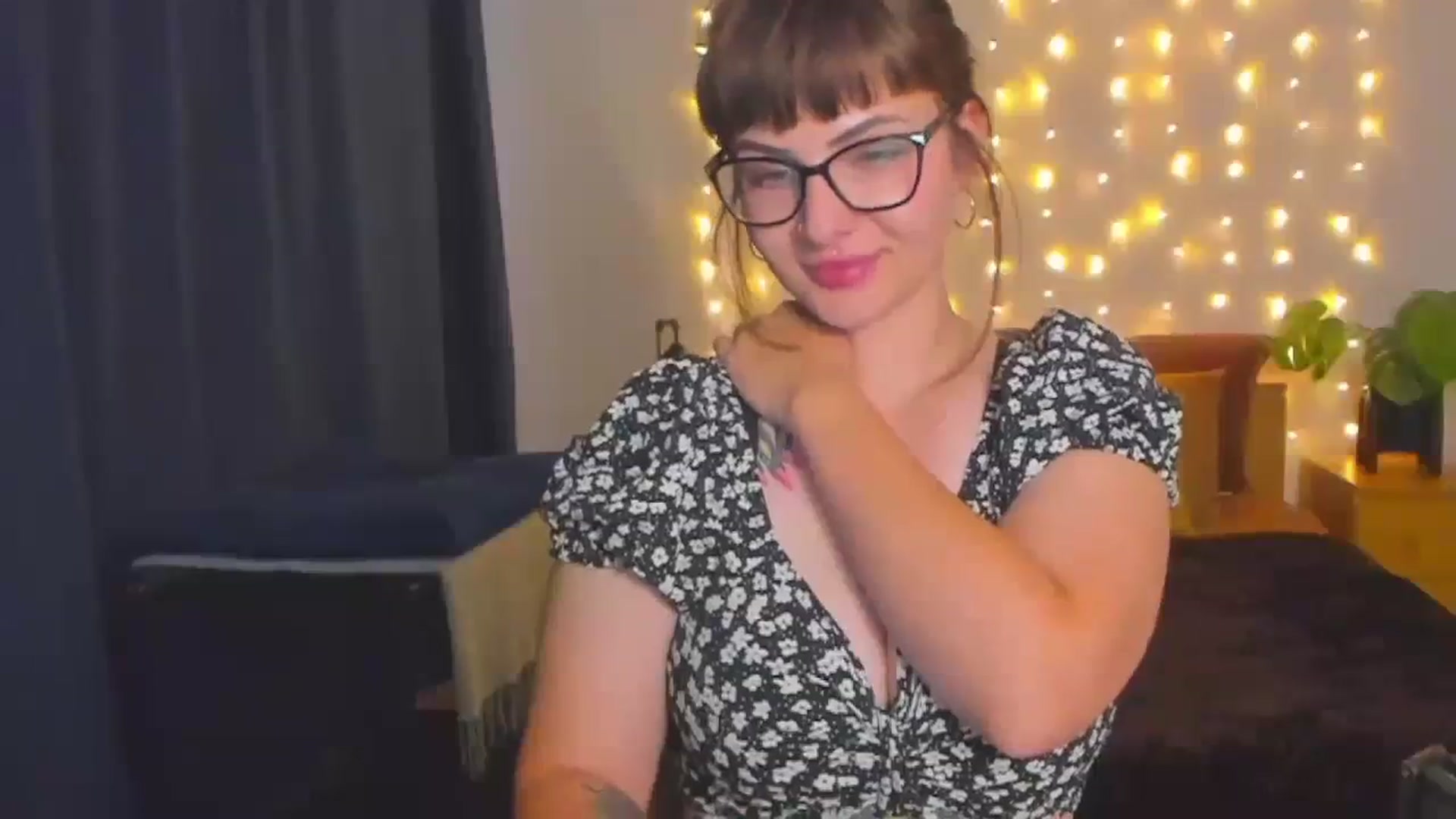 Gallery image thumbnail from SandyShow1's myfreecams stream on, 07/24/2023, 19:03 image 17 of 20