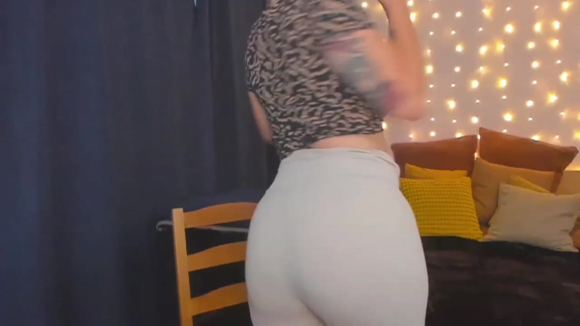 Gallery image thumbnail from SandyShow1's myfreecams stream on, 08/03/2023, 17:36 image 3 of 20