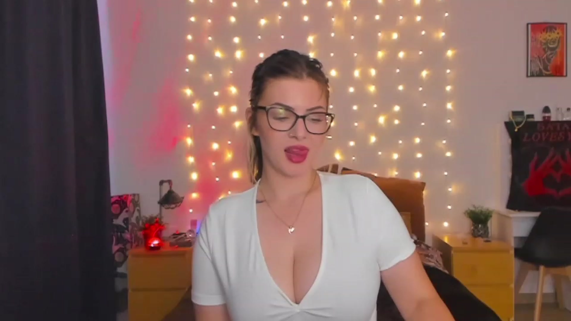 Gallery image thumbnail from SandyShow1's myfreecams stream on, 08/30/2023, 14:28 image 7 of 20