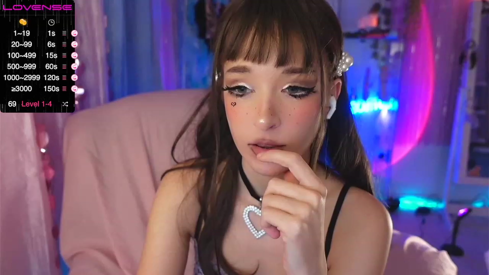 Gallery image thumbnail from Sandy_Peach's myfreecams stream on, 12/21/2022, 16:40 image 20 of 20