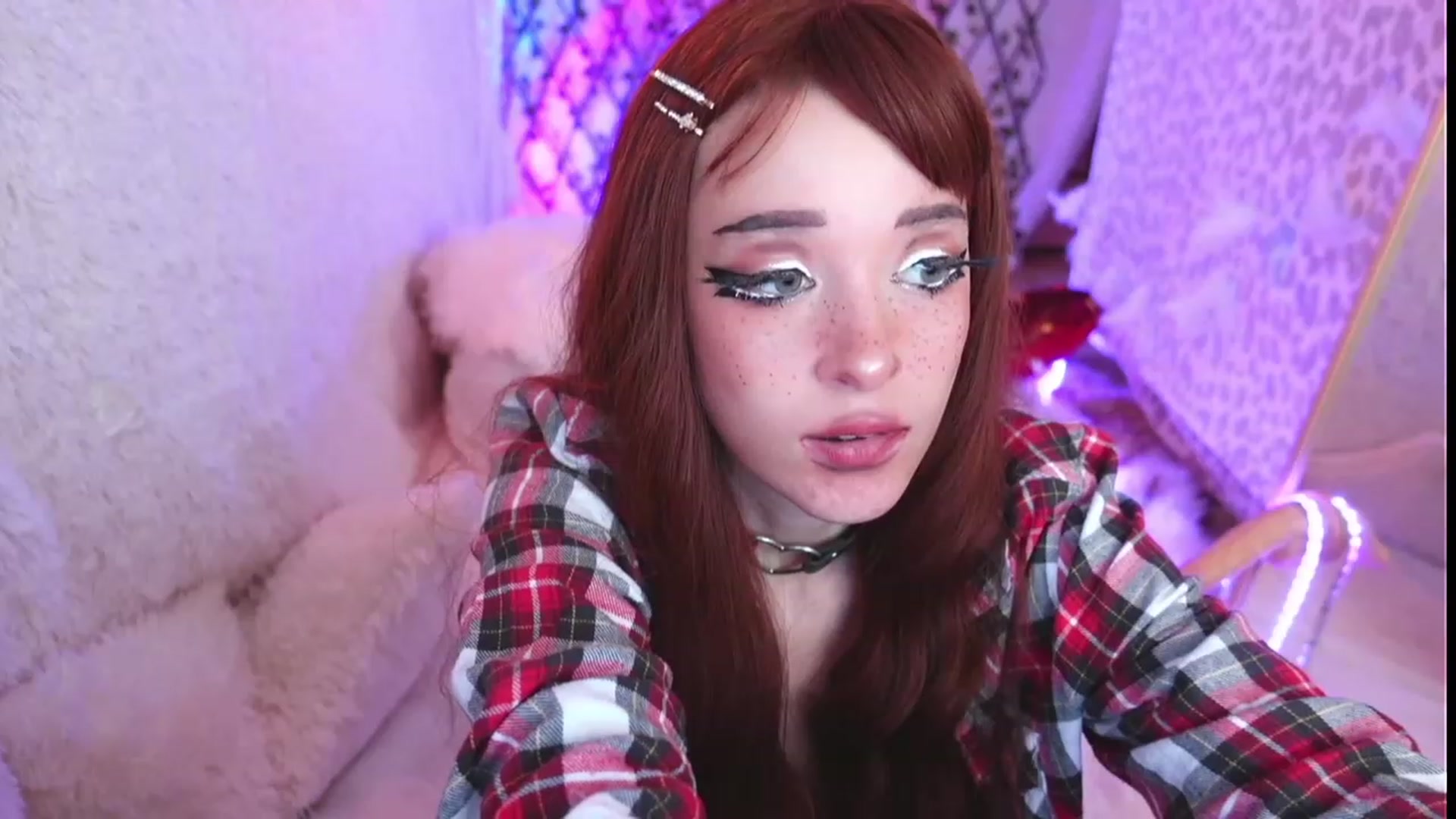 Gallery image thumbnail from Sandy_Peach's myfreecams stream on, 04/01/2023, 15:23 image 8 of 20