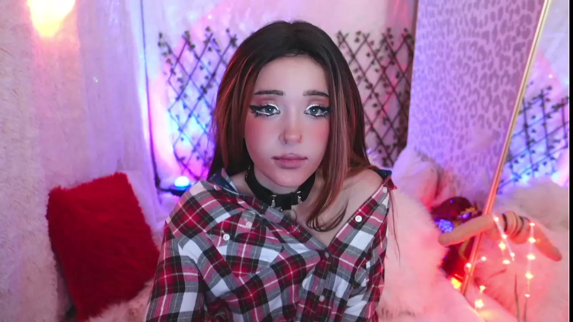 Gallery image thumbnail from Sandy_Peach's myfreecams stream on, 04/15/2023, 12:56 image 17 of 20