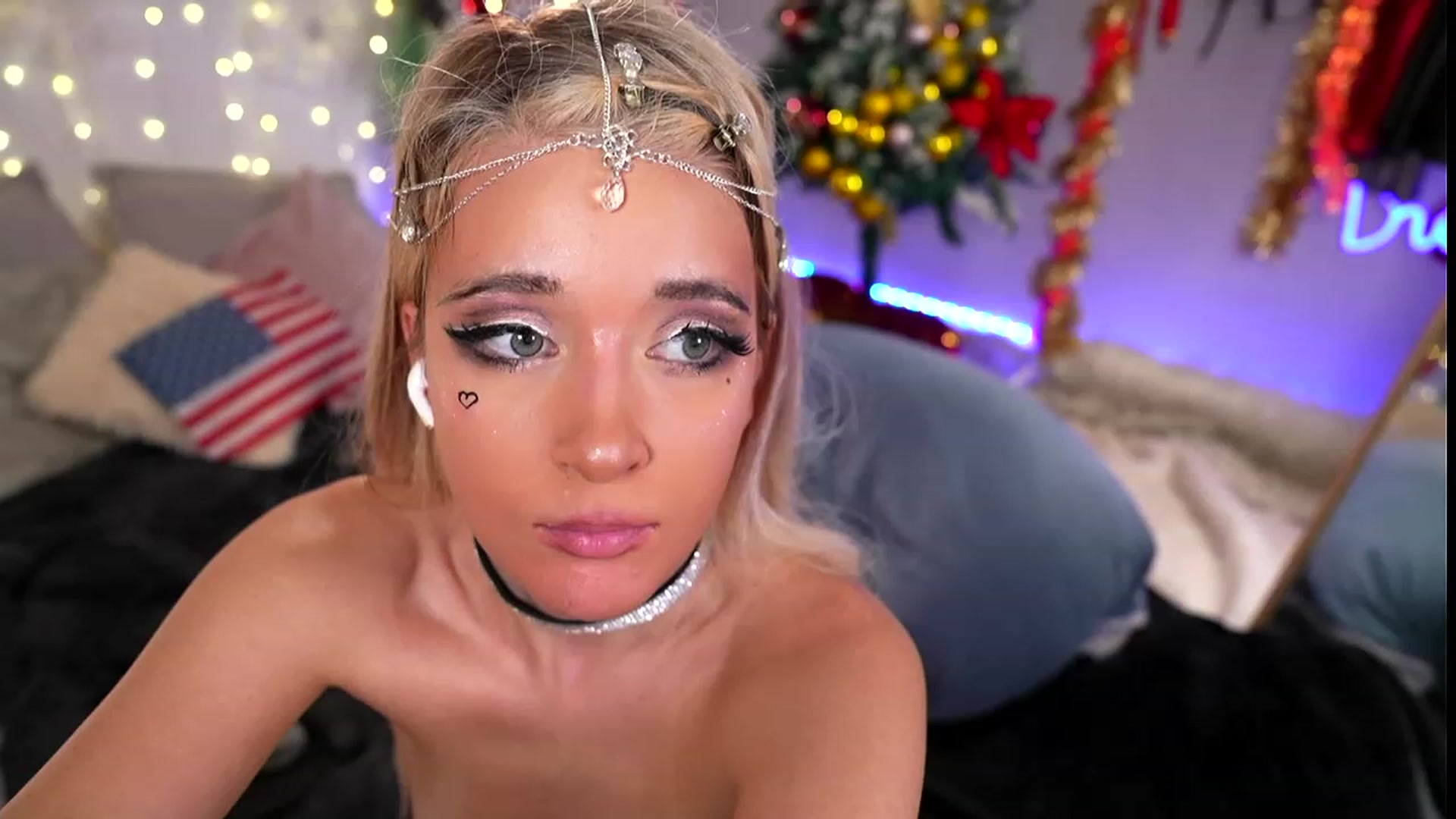 Gallery image thumbnail from Sandy_Peach's myfreecams stream on, 12/31/2023, 15:06 image 1 of 20