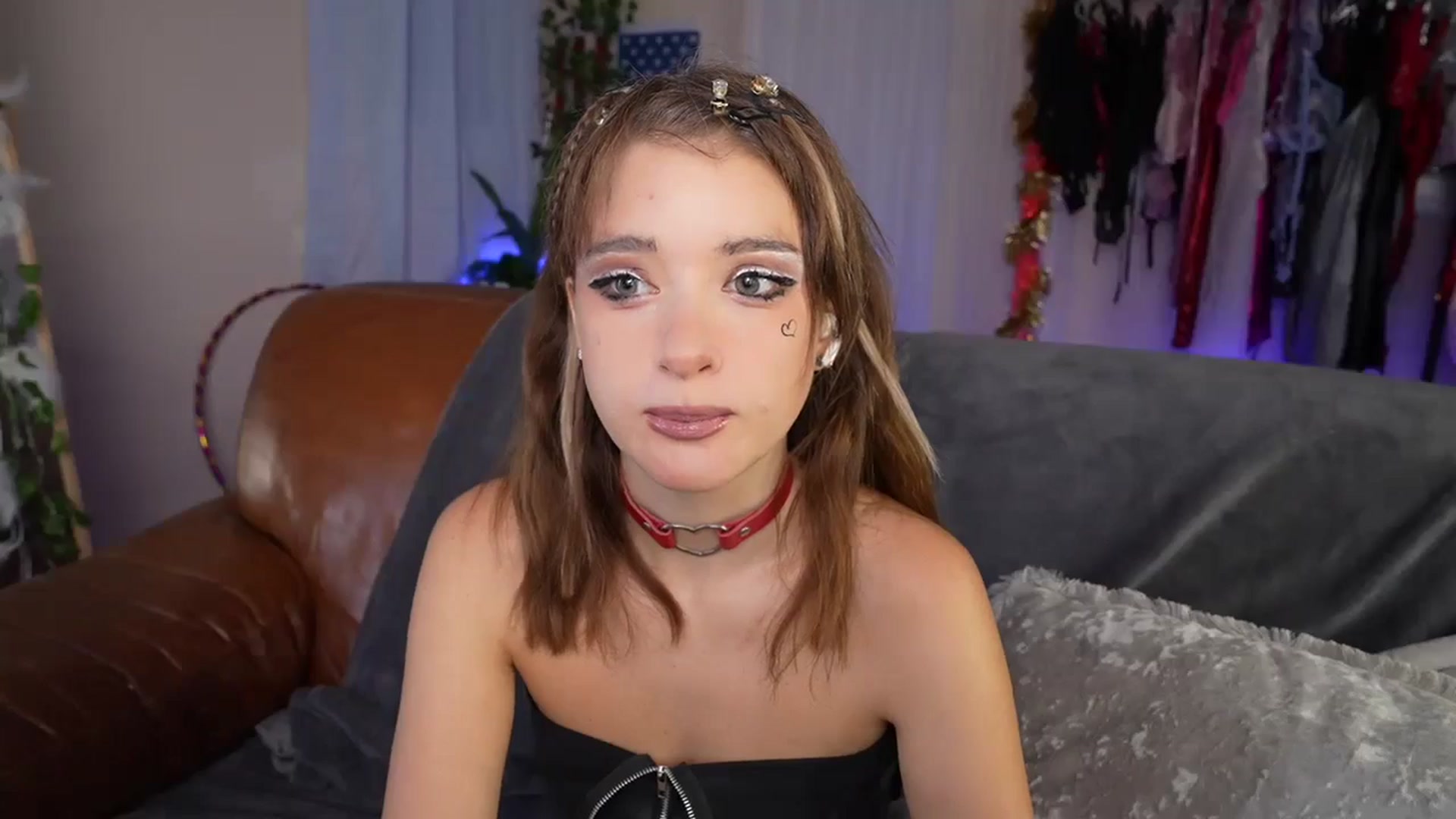 Gallery image thumbnail from Sandy_Peach's myfreecams stream on, 07/11/2024, 18:36 image 2 of 20
