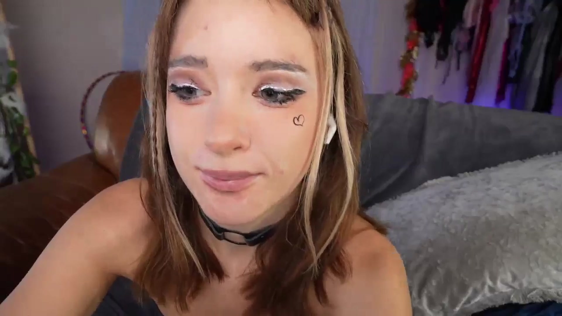 Gallery image thumbnail from Sandy_Peach's myfreecams stream on, 07/11/2024, 19:55 image 9 of 20