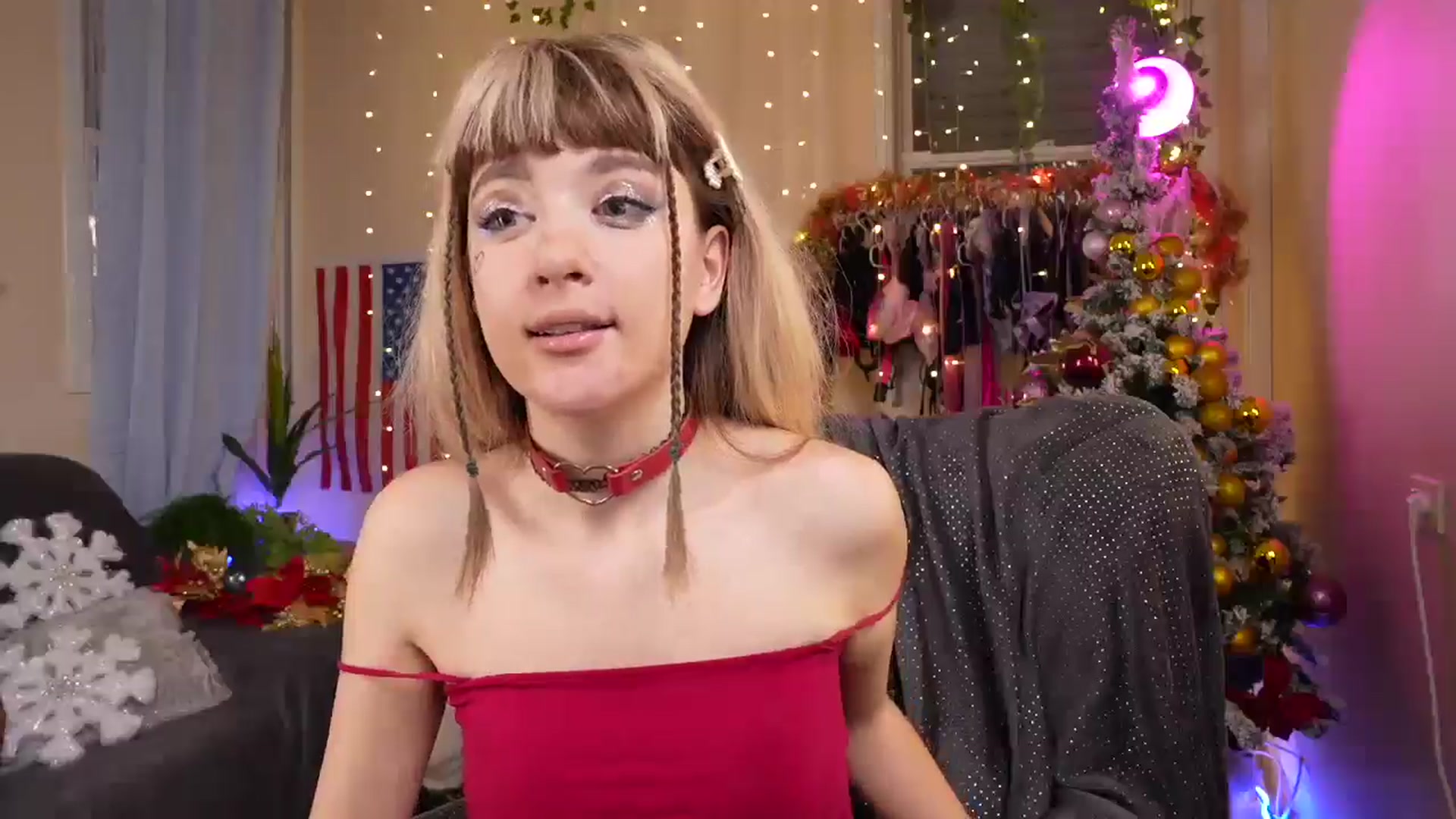 Gallery image thumbnail from Sandy_Peach's myfreecams stream on, 12/29/2024, 19:27 image 15 of 20