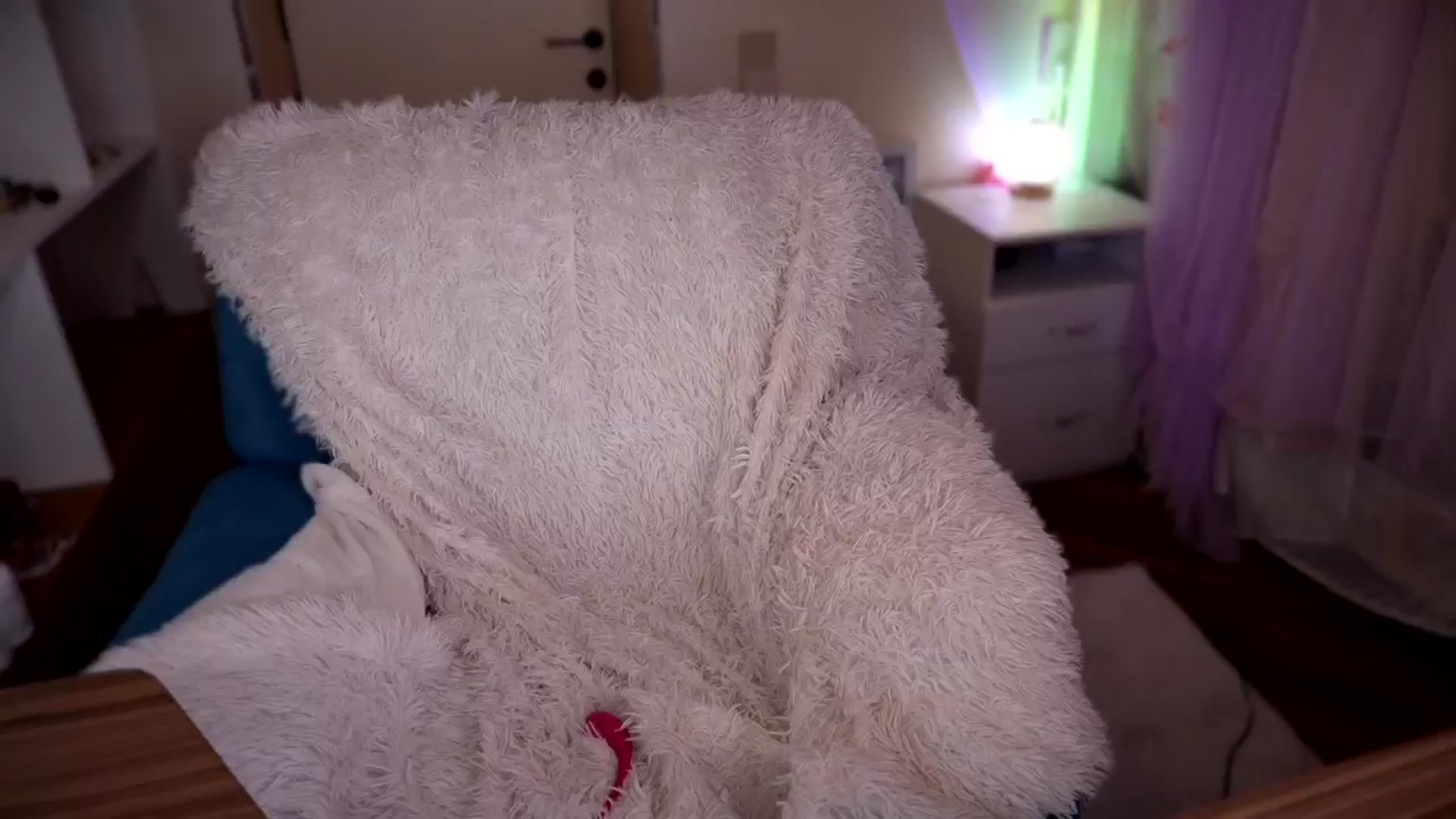 Gallery image thumbnail from Sandy_Peach's myfreecams stream on, 04/24/2025, 19:00 image 18 of 20