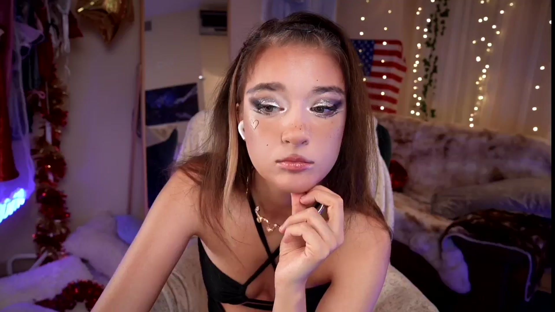 Gallery image thumbnail from Sandy_Peach's myfreecams stream on, 08/11/2025, 09:48 image 18 of 20