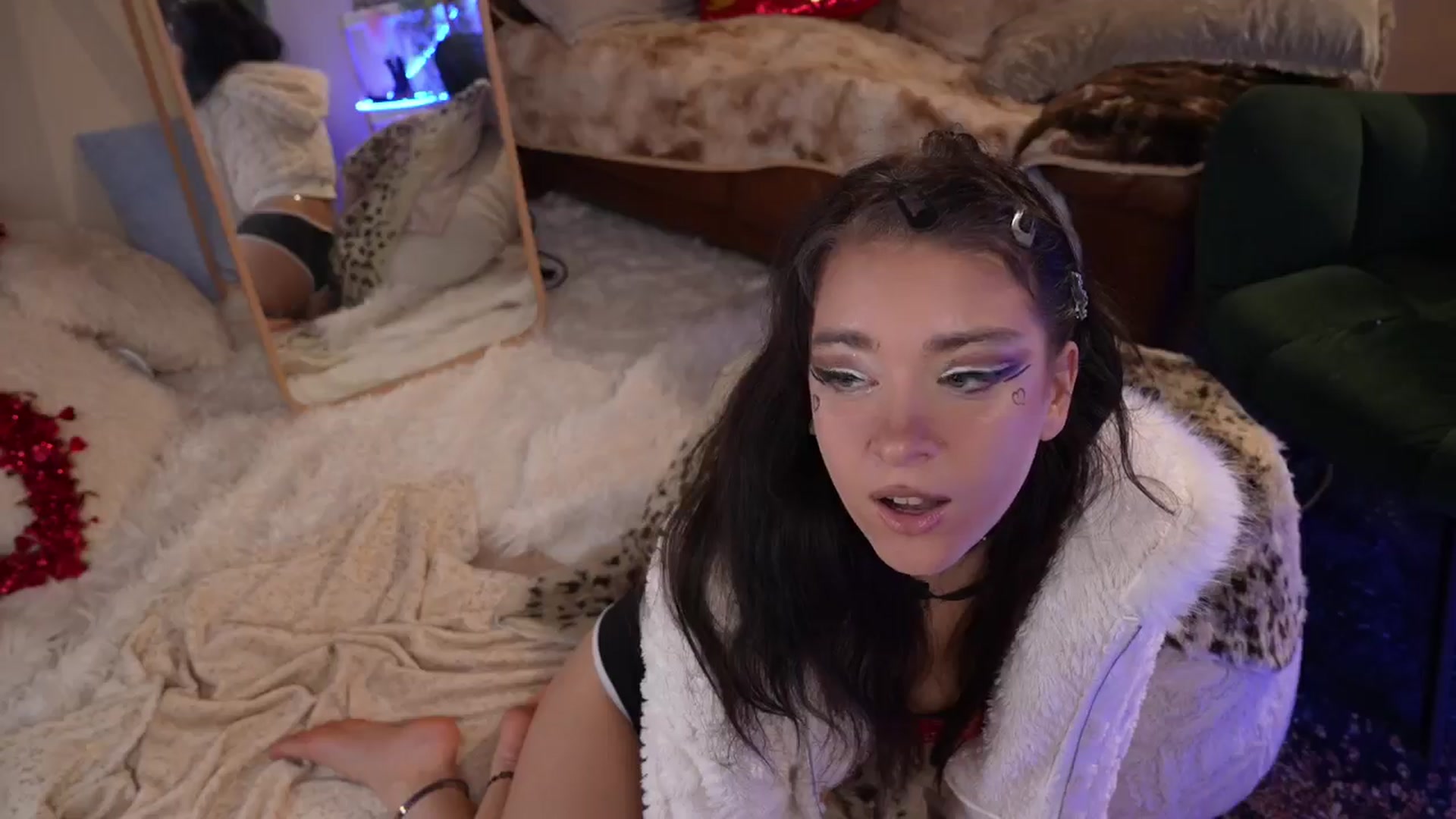 Gallery image thumbnail from Sandy_Peach's myfreecams stream on, 12/20/2025, 19:46 image 14 of 20