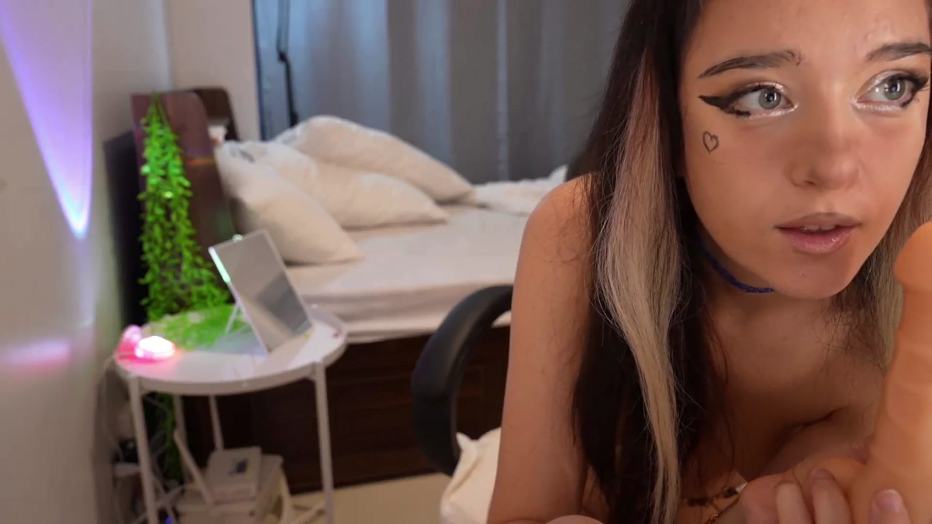 Gallery image thumbnail from Sandy_Peach's myfreecams stream on, 01/17/2026, 12:41 image 8 of 20