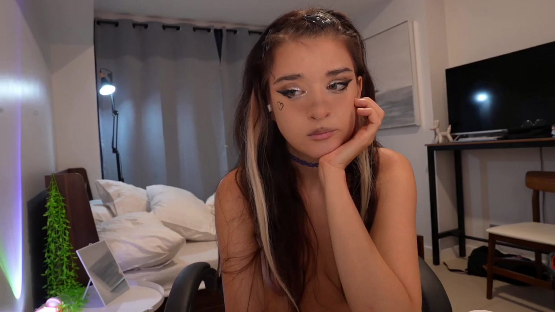 Gallery image thumbnail from Sandy_Peach's myfreecams stream on, 02/12/2026, 13:22 image 19 of 20