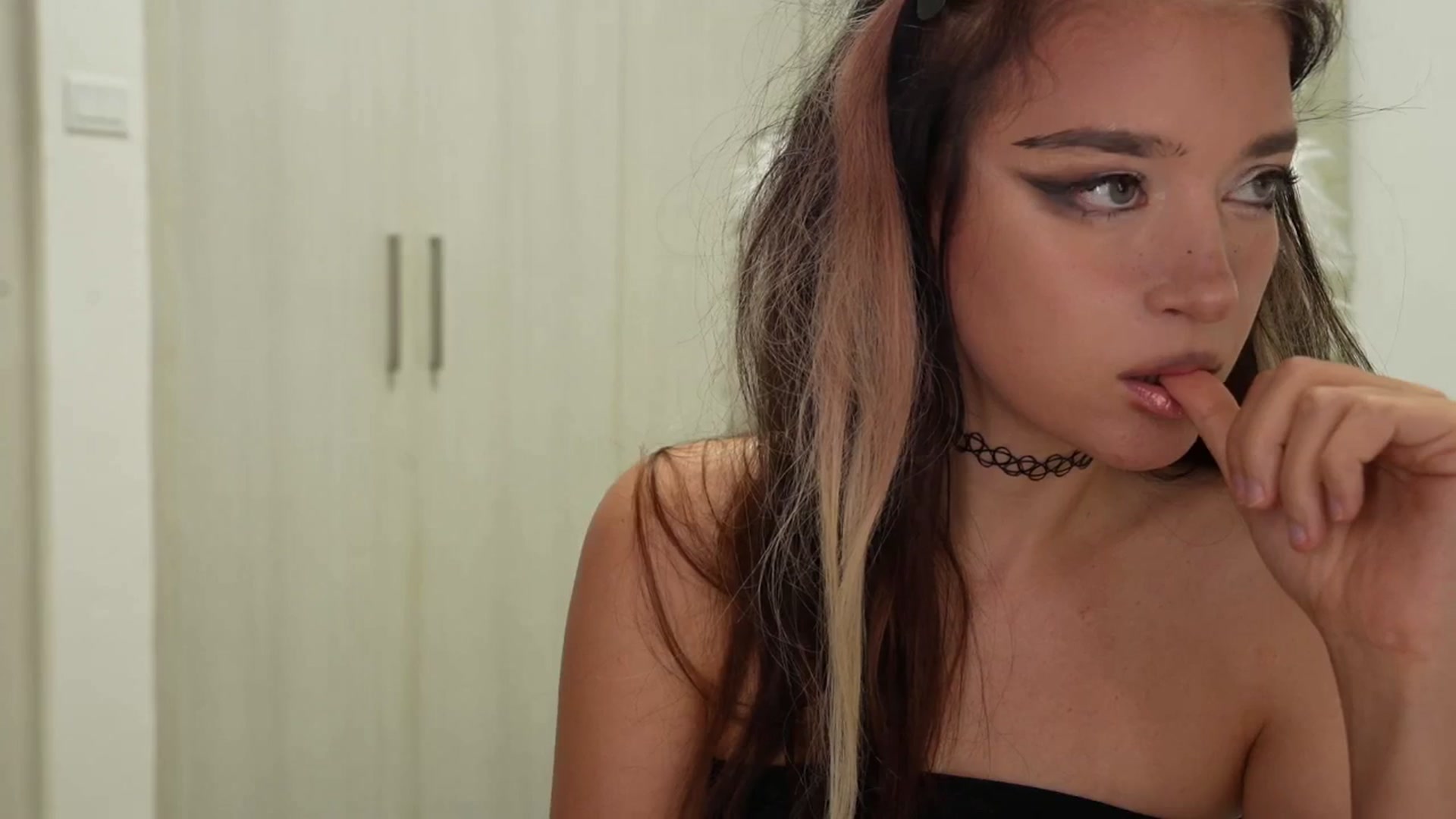 Gallery image thumbnail from Sandy_Peach's myfreecams stream on, 04/15/2026, 16:08 image 20 of 20