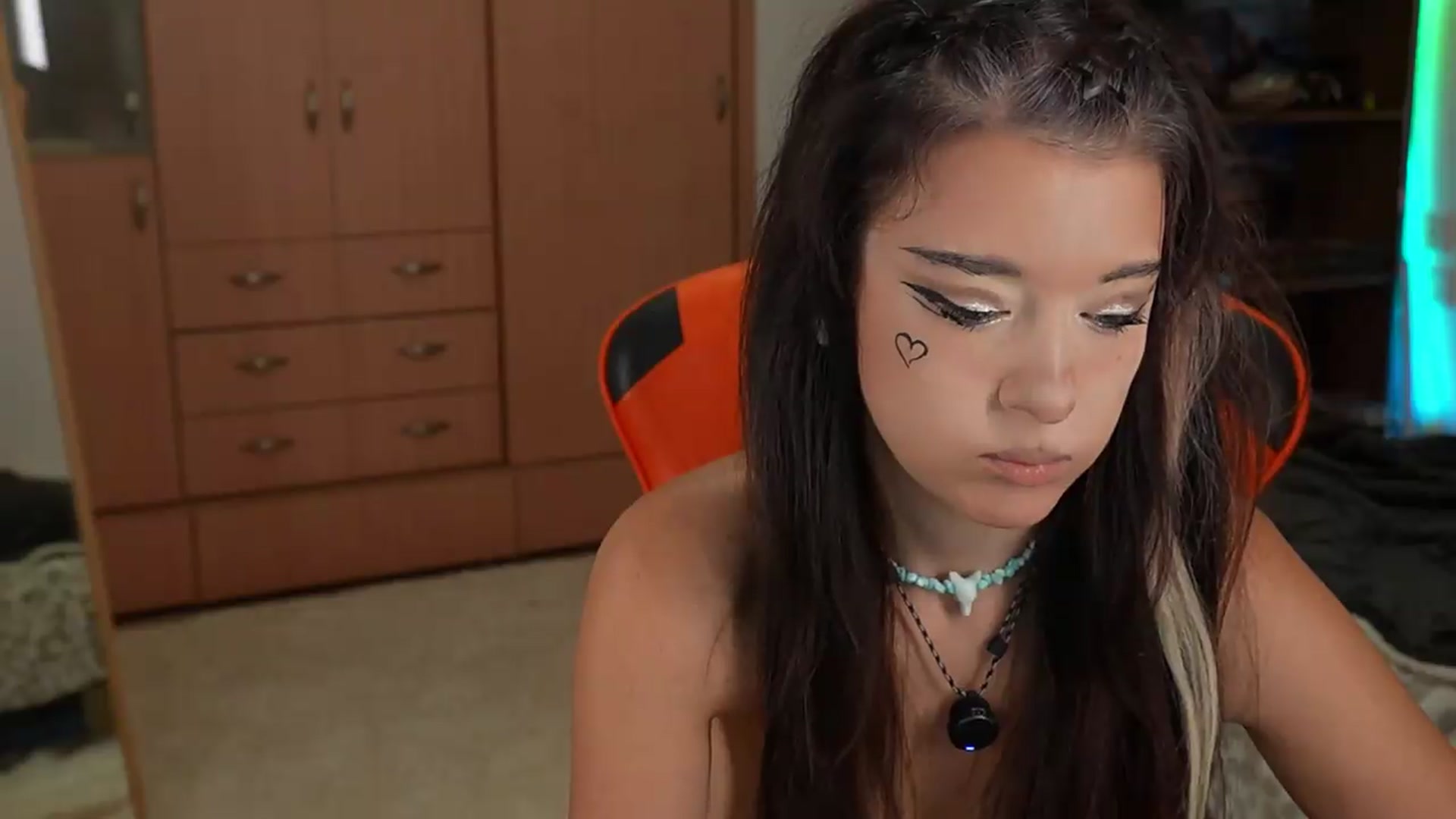 Gallery image thumbnail from Sandy_Peach's myfreecams stream on, 07/26/2026, 16:52 image 16 of 20