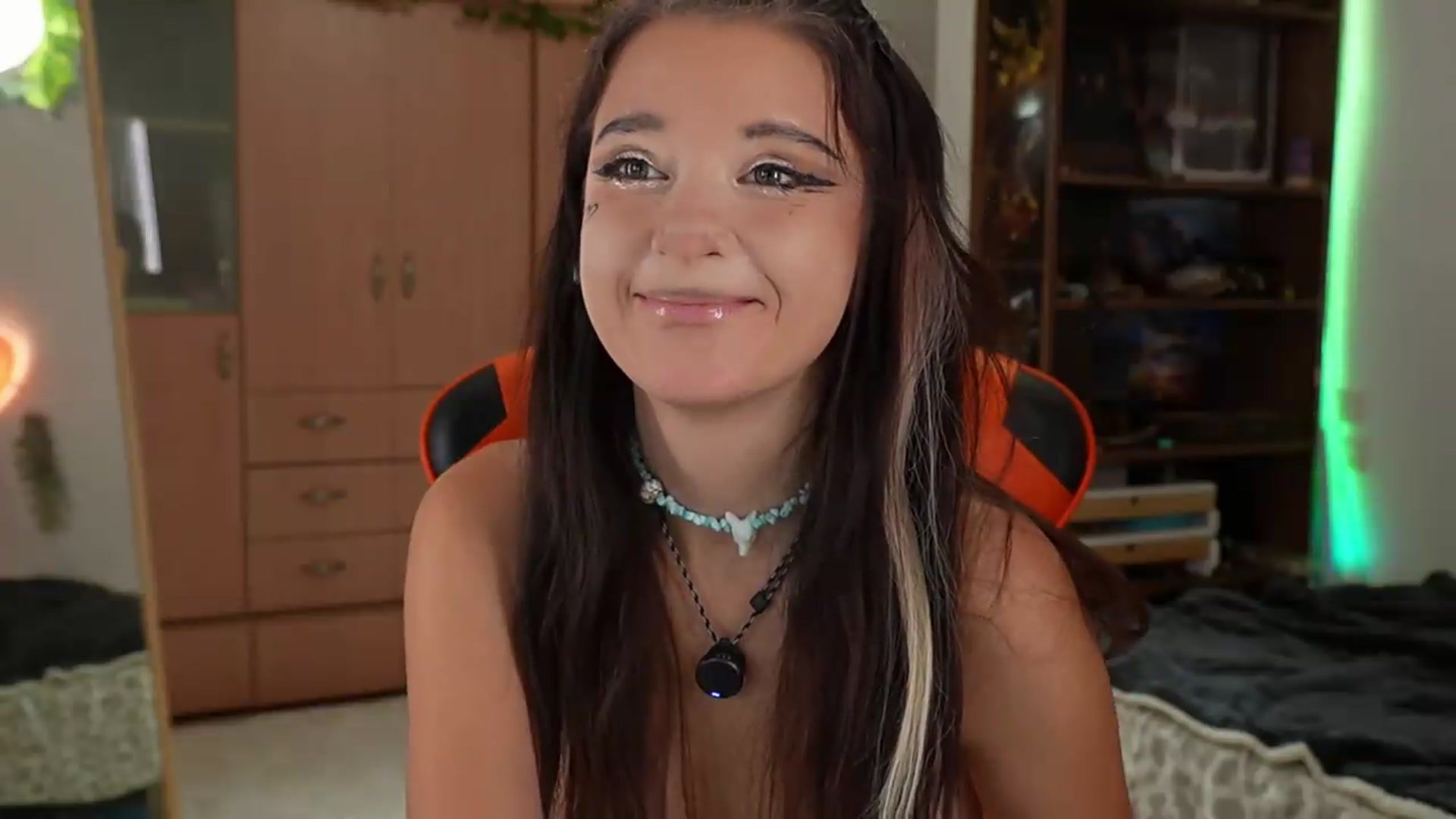 Gallery image thumbnail from Sandy_Peach's myfreecams stream on, 07/26/2026, 18:08 image 10 of 20