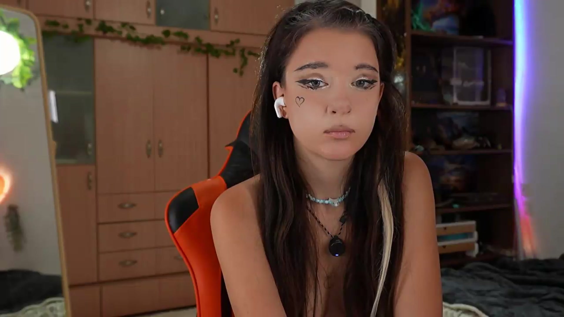 Gallery image thumbnail from Sandy_Peach's myfreecams stream on, 07/26/2026, 18:08 image 3 of 20