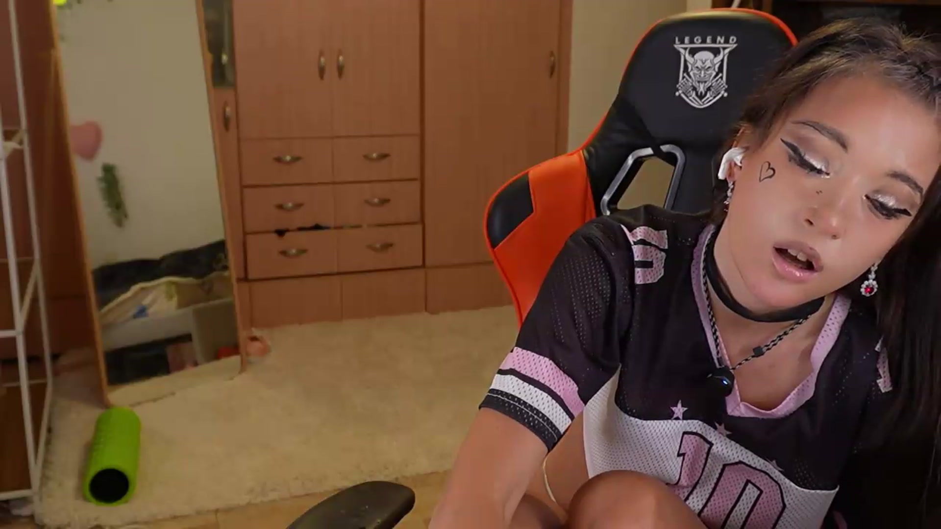 Gallery image thumbnail from Sandy_Peach's myfreecams stream on, 08/16/2026, 19:35 image 20 of 20