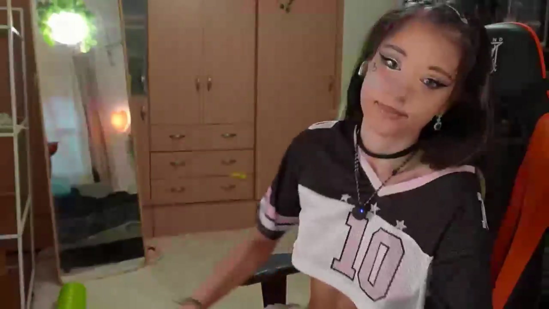 Gallery image thumbnail from Sandy_Peach's myfreecams stream on, 08/17/2026, 16:15 image 15 of 20