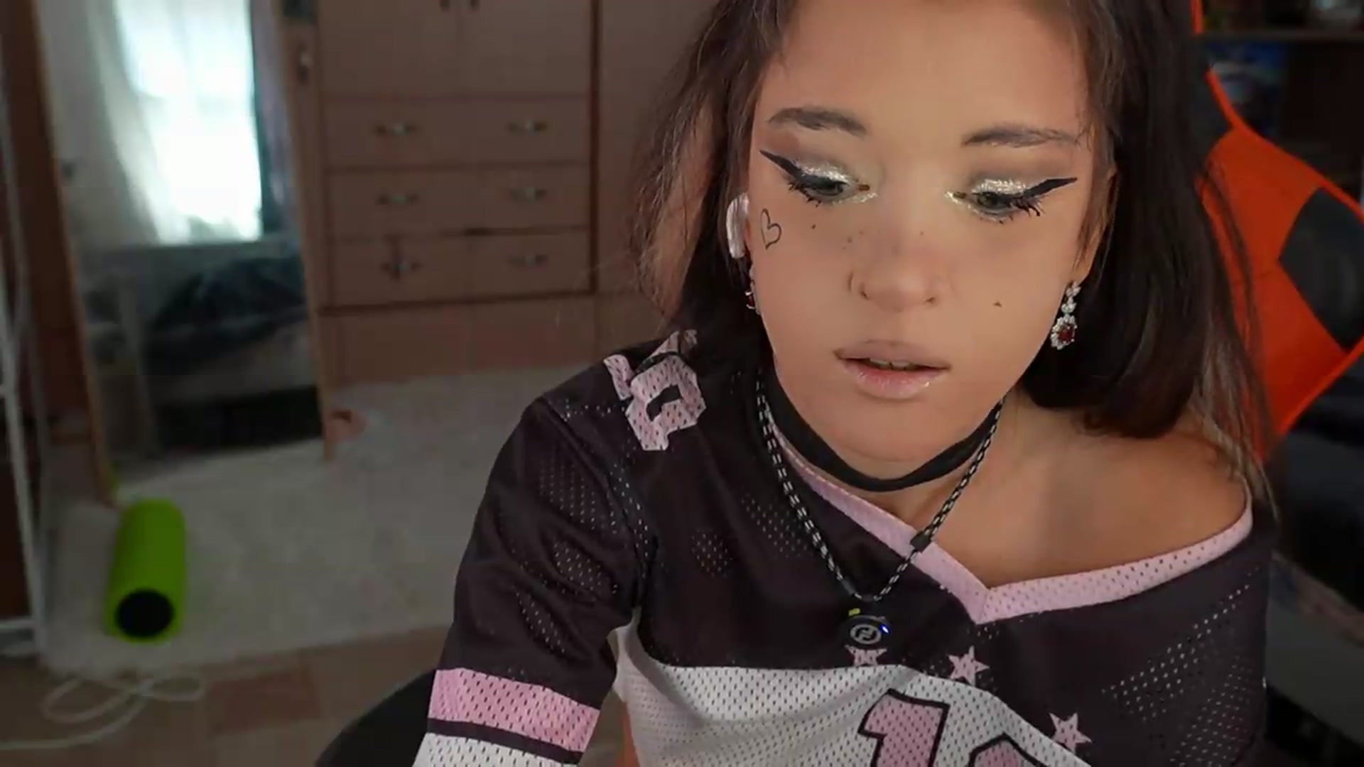 Gallery image thumbnail from Sandy_Peach's myfreecams stream on, 08/18/2026, 11:42 image 6 of 20