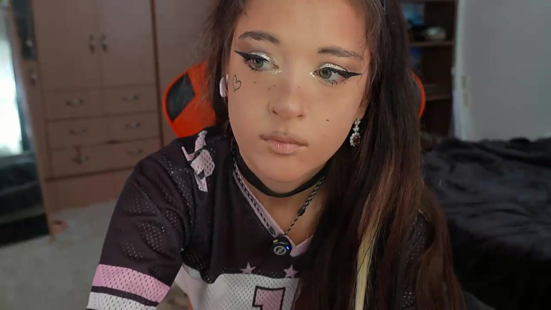 Gallery image thumbnail from Sandy_Peach's myfreecams stream on, 08/18/2026, 13:35 image 3 of 20