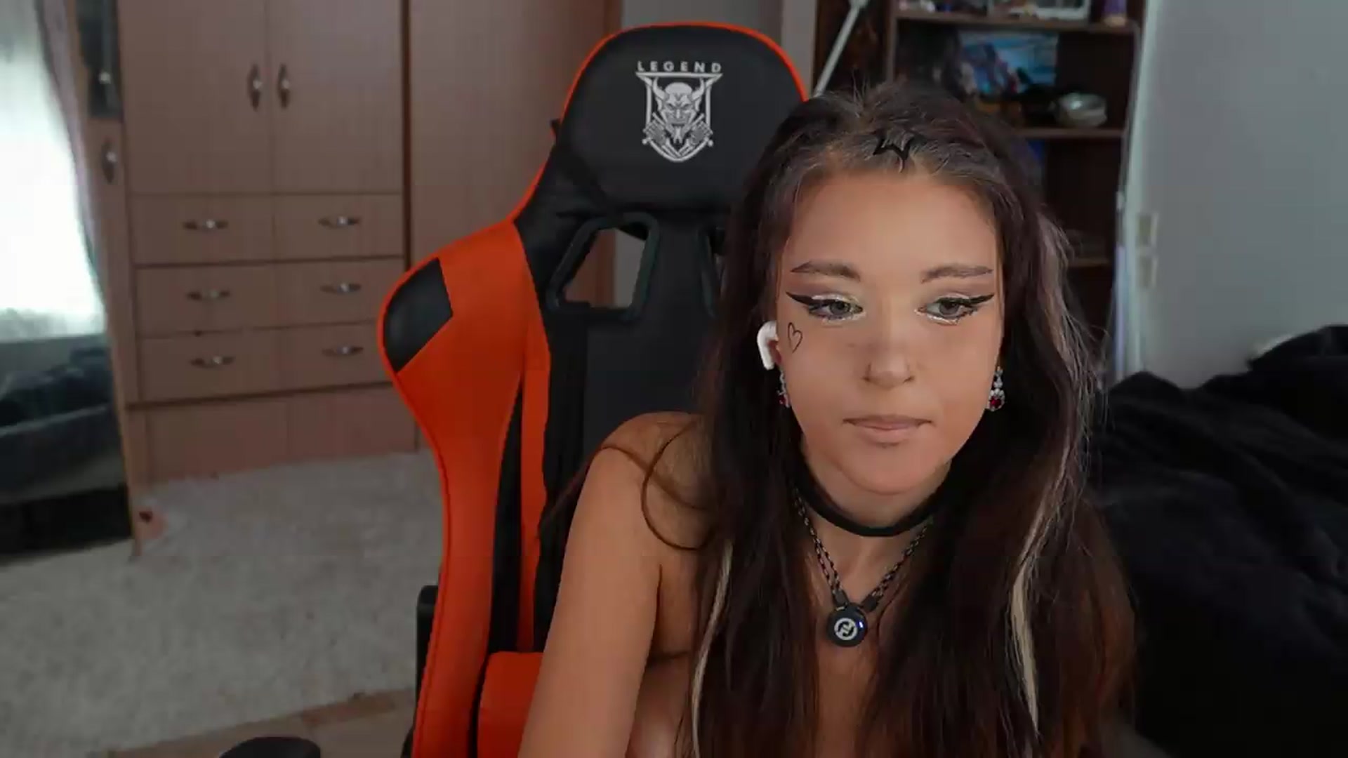 Gallery image thumbnail from Sandy_Peach's myfreecams stream on, 08/19/2026, 15:01 image 7 of 20