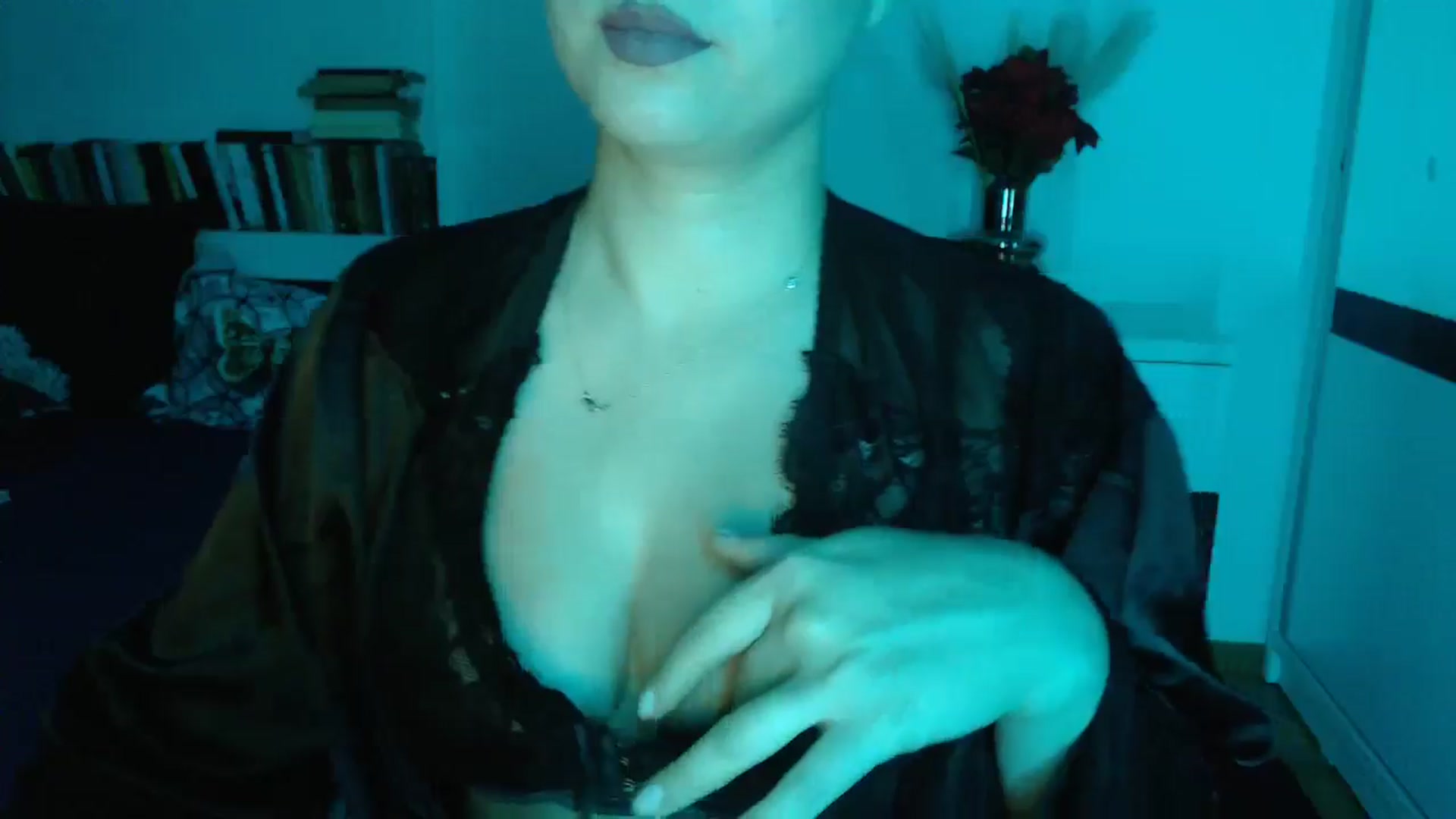 Gallery image thumbnail from Sandy___'s myfreecams stream on, 10/12/2024, 23:23 image 17 of 20