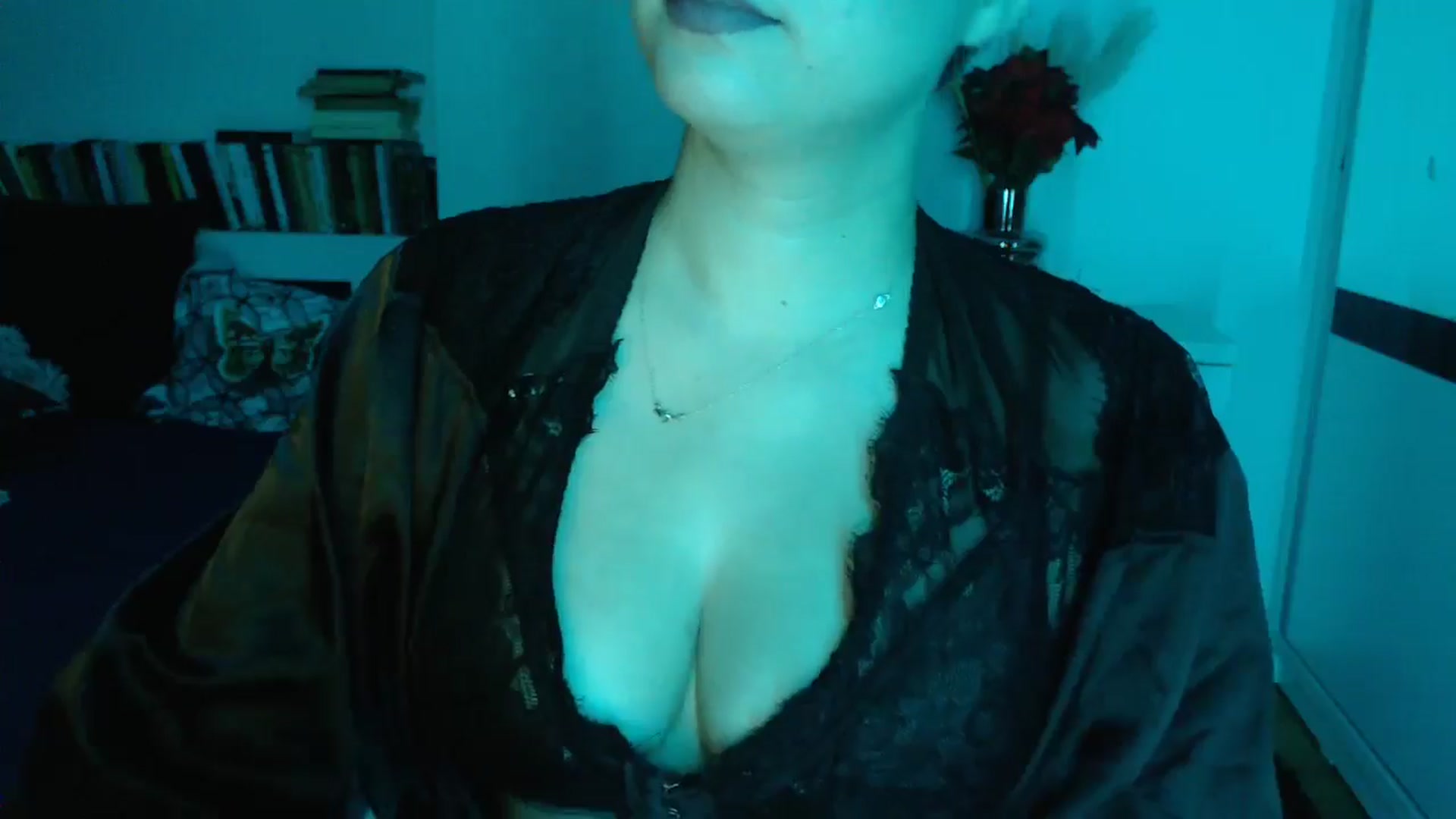 Gallery image thumbnail from Sandy___'s myfreecams stream on, 10/12/2024, 23:23 image 16 of 20