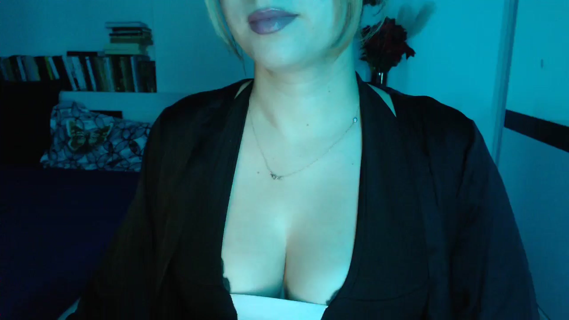 Gallery image thumbnail from Sandy___'s myfreecams stream on, 10/26/2024, 23:34 image 17 of 20