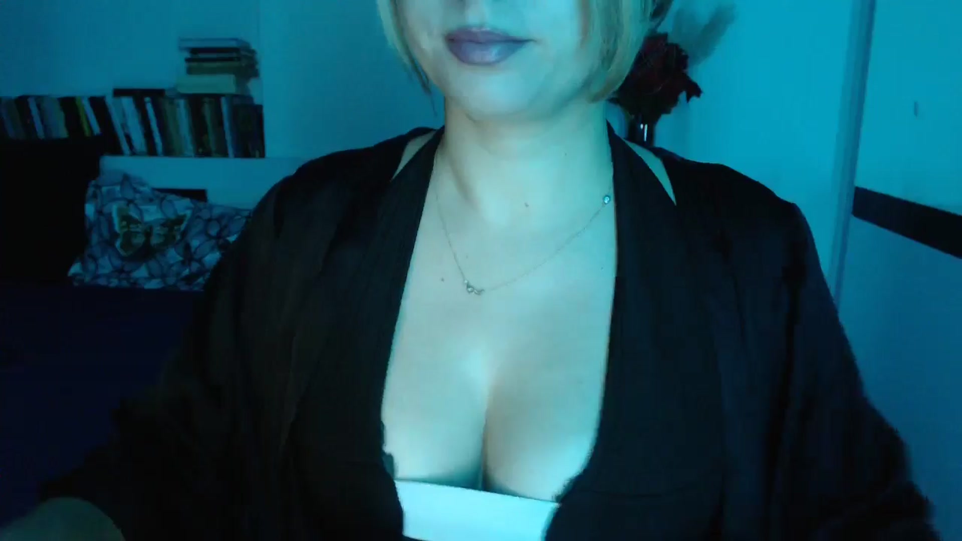 Gallery image thumbnail from Sandy___'s myfreecams stream on, 10/26/2024, 23:34 image 19 of 20