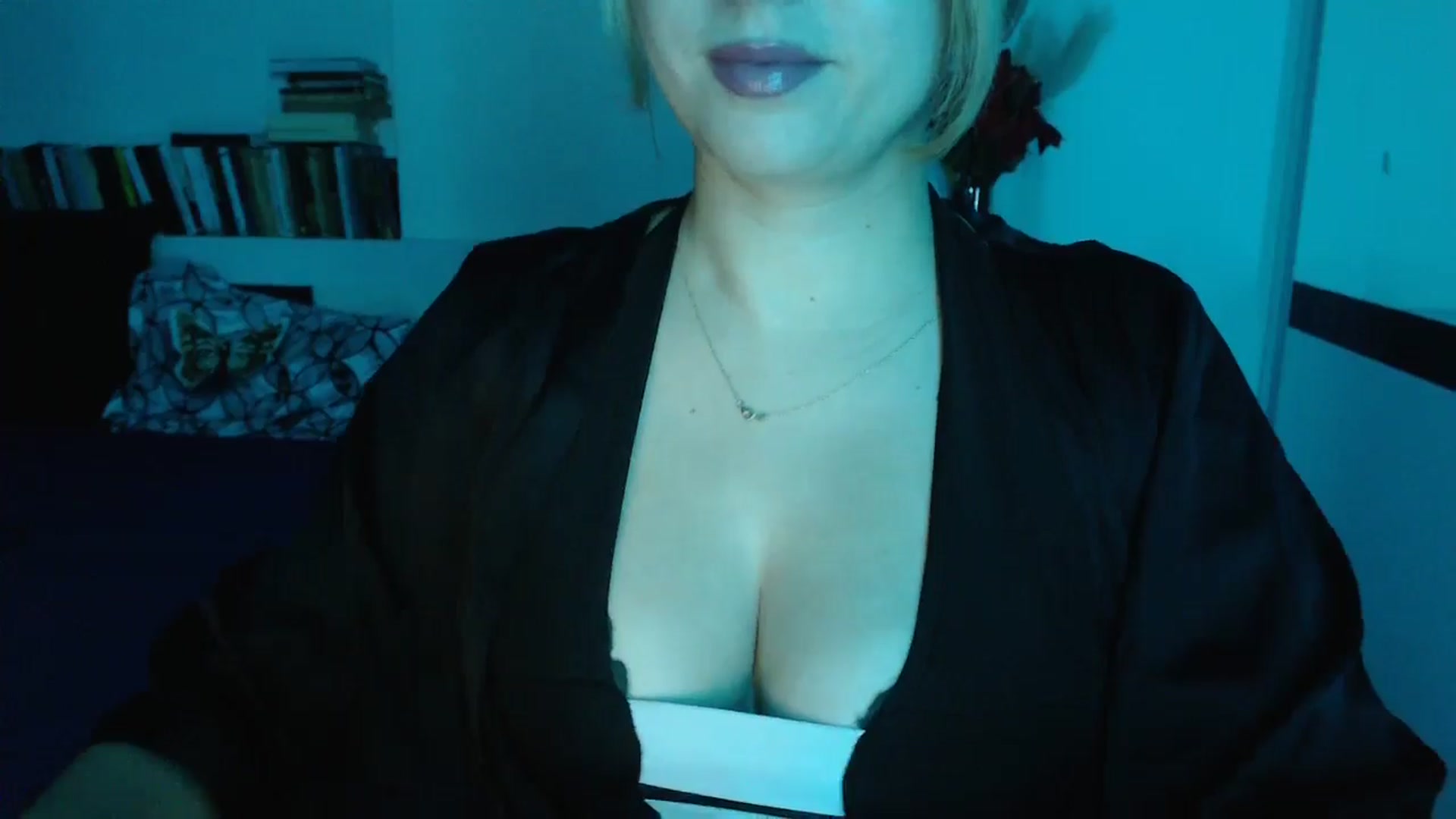 Gallery image thumbnail from Sandy___'s myfreecams stream on, 10/26/2024, 23:34 image 10 of 20
