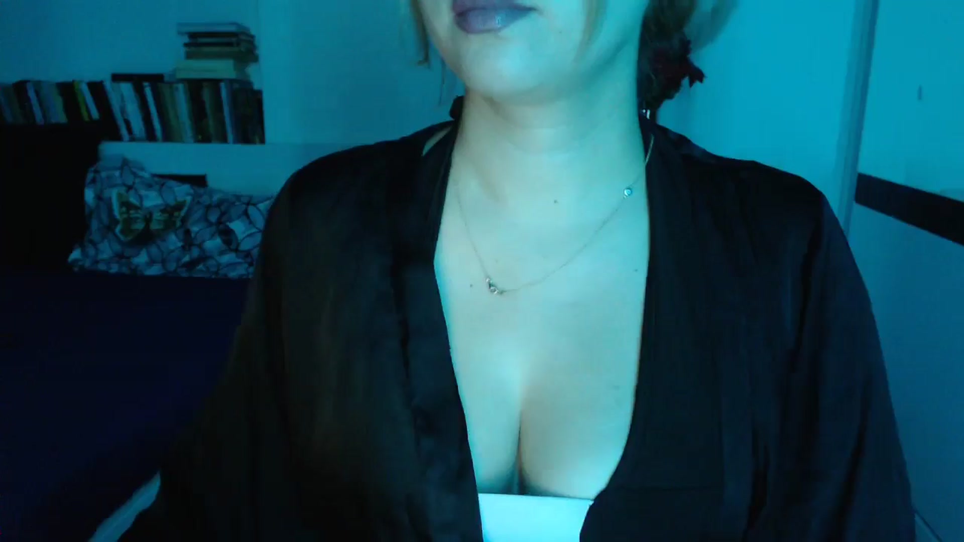 Gallery image thumbnail from Sandy___'s myfreecams stream on, 10/27/2024, 24:22 image 15 of 20