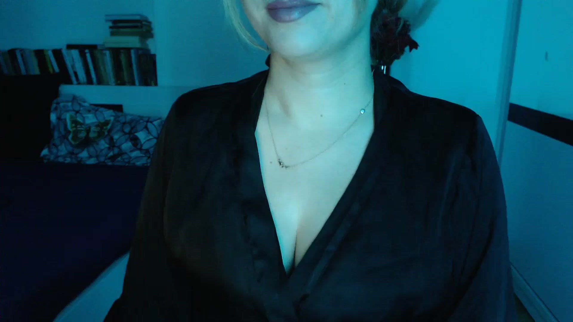 Gallery image thumbnail from Sandy___'s myfreecams stream on, 10/27/2024, 24:22 image 4 of 20