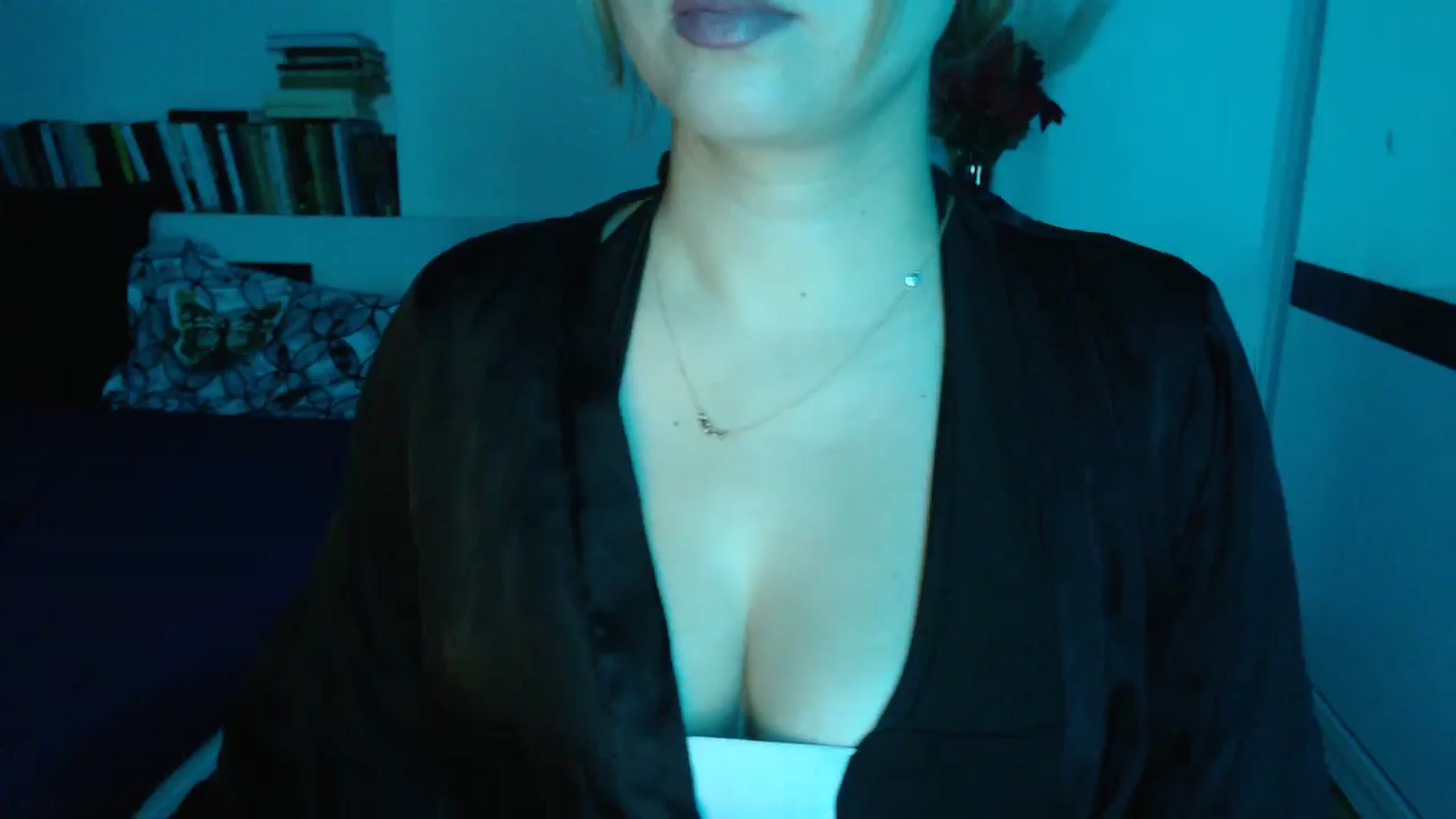 Gallery image thumbnail from Sandy___'s myfreecams stream on, 10/27/2024, 24:22 image 14 of 20