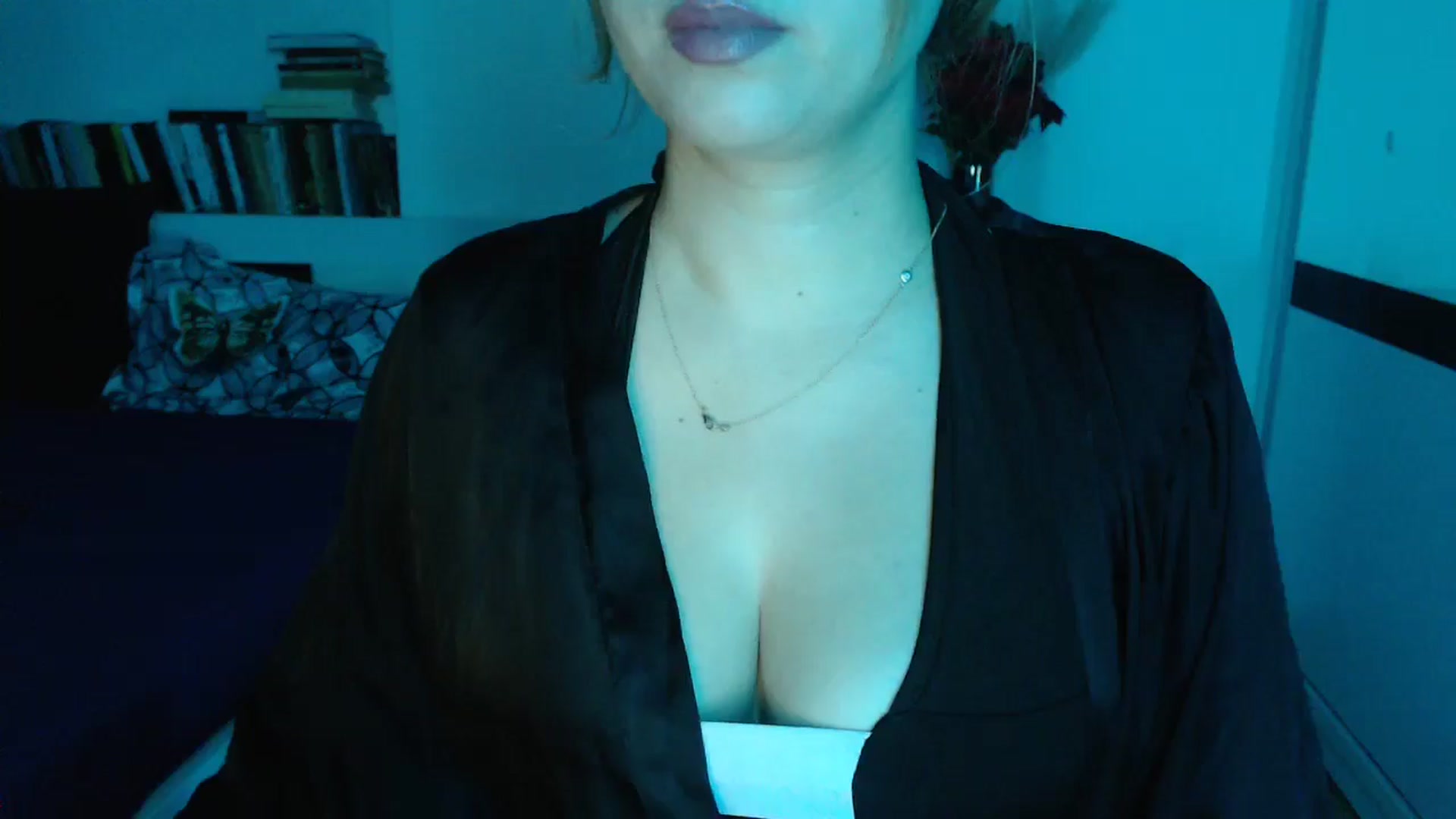 Gallery image thumbnail from Sandy___'s myfreecams stream on, 10/27/2024, 24:22 image 17 of 20
