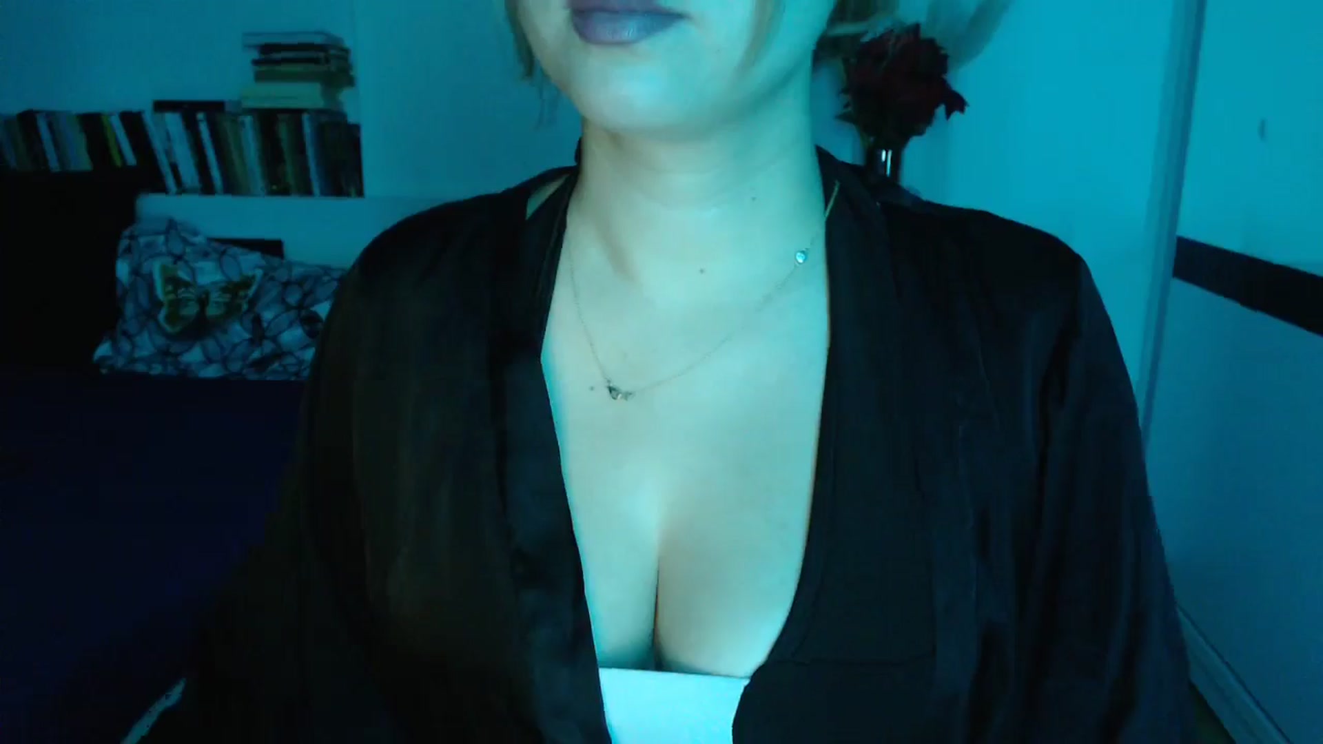 Gallery image thumbnail from Sandy___'s myfreecams stream on, 10/27/2024, 24:22 image 13 of 20