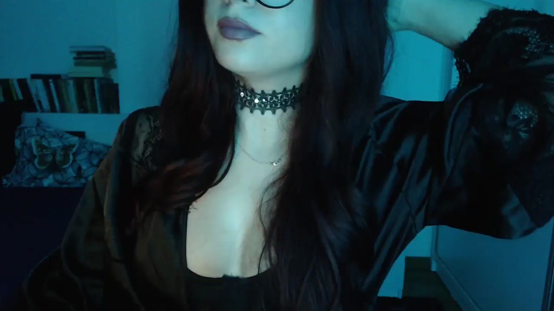 Gallery image thumbnail from Sandy___'s myfreecams stream on, 10/31/2024, 24:40 image 6 of 20