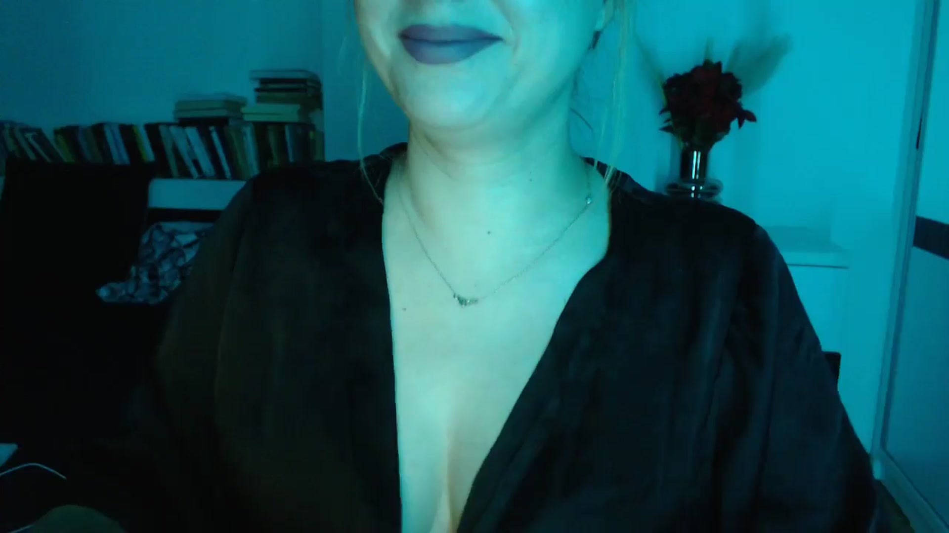 Gallery image thumbnail from Sandy___'s myfreecams stream on, 11/10/2024, 01:33 image 10 of 20